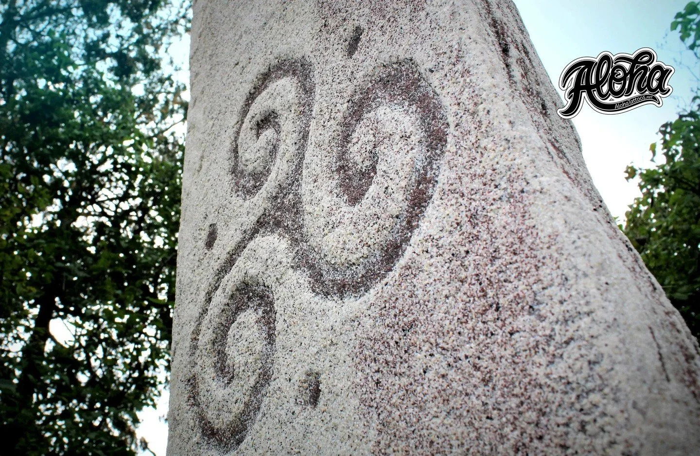 The Triskele &mdash; one of the oldest Celtic symbols &mdash; is a triple spiral that&rsquo;s over 5,000 years old.
Found carved into Newgrange in Ireland, it represents motion, cycles, and the power of &ldquo;three&rdquo;:
✨ Life &bull; Death &bull;