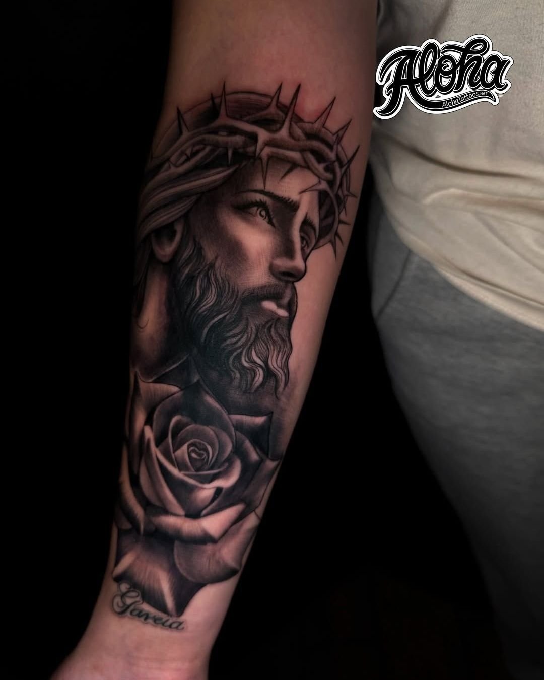 Jesus Christ tattoo🤍 - -Artist: @deadsoul.ink (IG) 🔥 -Aloha Tattoos 🌺📍 - - #blackandgraytattoos #alohasaltlaketattoos #explorepageًًً #blackandgraytattooartist #utahtattooartist
.
#alohatattoos #AlohaSaltLakeTattoos #tattooartist #SaltLakeCity #S