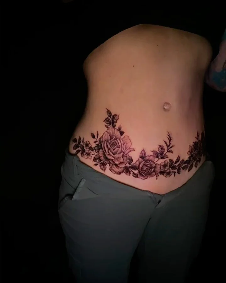 Floral lower belly tattoo 🤩🌸
-
-Artist: @paul_tattoo.art 🌹
-Aloha Tattoos🌺📍
-Walk-ins welcome everyday✨
-
-
#alohaisallyouneed #blackandgraytattoos #blackandgraytattooartist #floraltattoodesign saltlaketattooartist