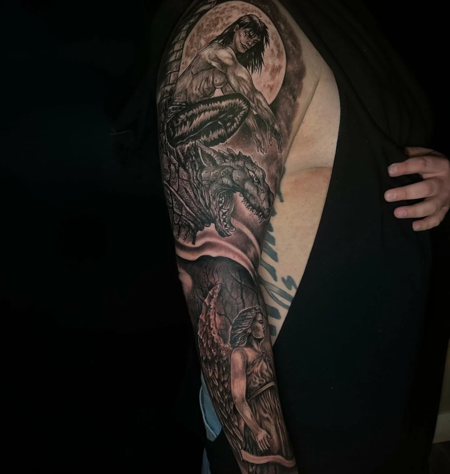 The Crow sleeve🤩
Swipe to see close ups 🤭
-These inspired characters are from the comic book The Crow 
-
- Artist: @paul_tattoo.art 🔥
- Aloha Tattoos🌺📍
-Walk-ins welcome everyday ✨
-
-
-
-
-
-
#thecrowcomicbook #thecrowtattoo #blackandgraysleeve