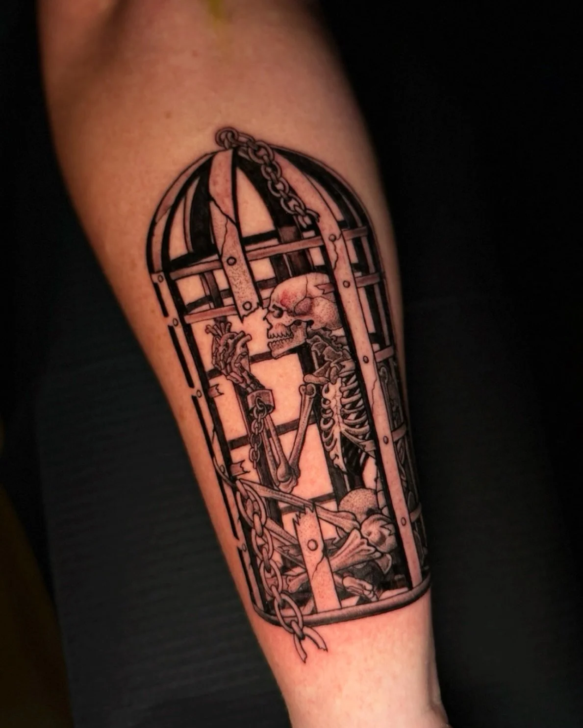 Released soul ❤️‍🔥🖤
-
- Artist: @deadsoul.ink 👀
- Aloha tattoos 🌺📍
- Walk ins welcome everyday ✨
-
-
-
-
#releasedsoul #saltlaketattooartist #realismtattooartist #skeletontattoo #cagetattoo