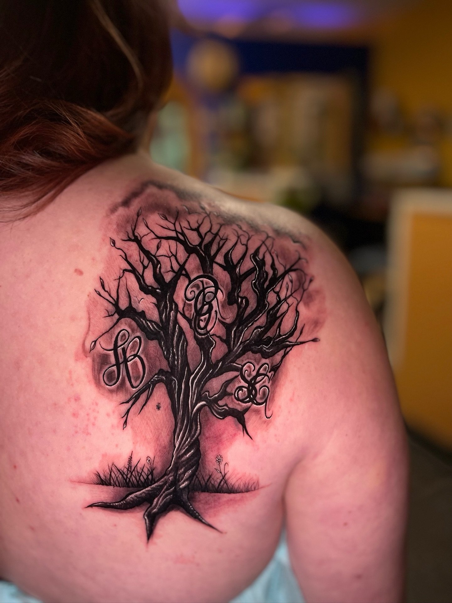 Tree rework 😮‍💨🔥🪾(swipe right to see previous tattoo)
-
-Artist: @deadsoul.ink 🔥
-Aloha Tattoos📍🌺
-Walk ins welcome everyday ✨
-
-
-
-
#reworktattoo #realismtattoo #realismtattooartist #makeyourtattoobetterwithLalo #saltlaketattooartist