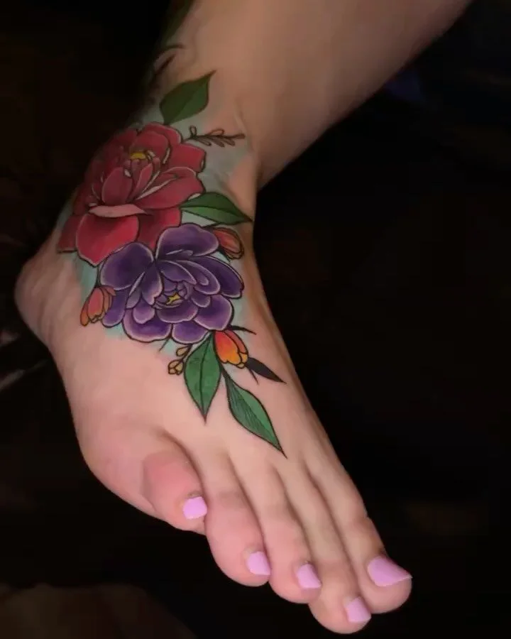 Colorful Floral Coverup
-swipe to see the before-

-Artist: @deadsoul.ink 🌺
-Aloha Tattoos 📍🌴
- Walk in Availability Daily✨
-
-
-
-
-
#colorfloraltattoo #saltlakecitytattooartist #floralcoveruptattoo #floraltattoos #coveruptattoo
