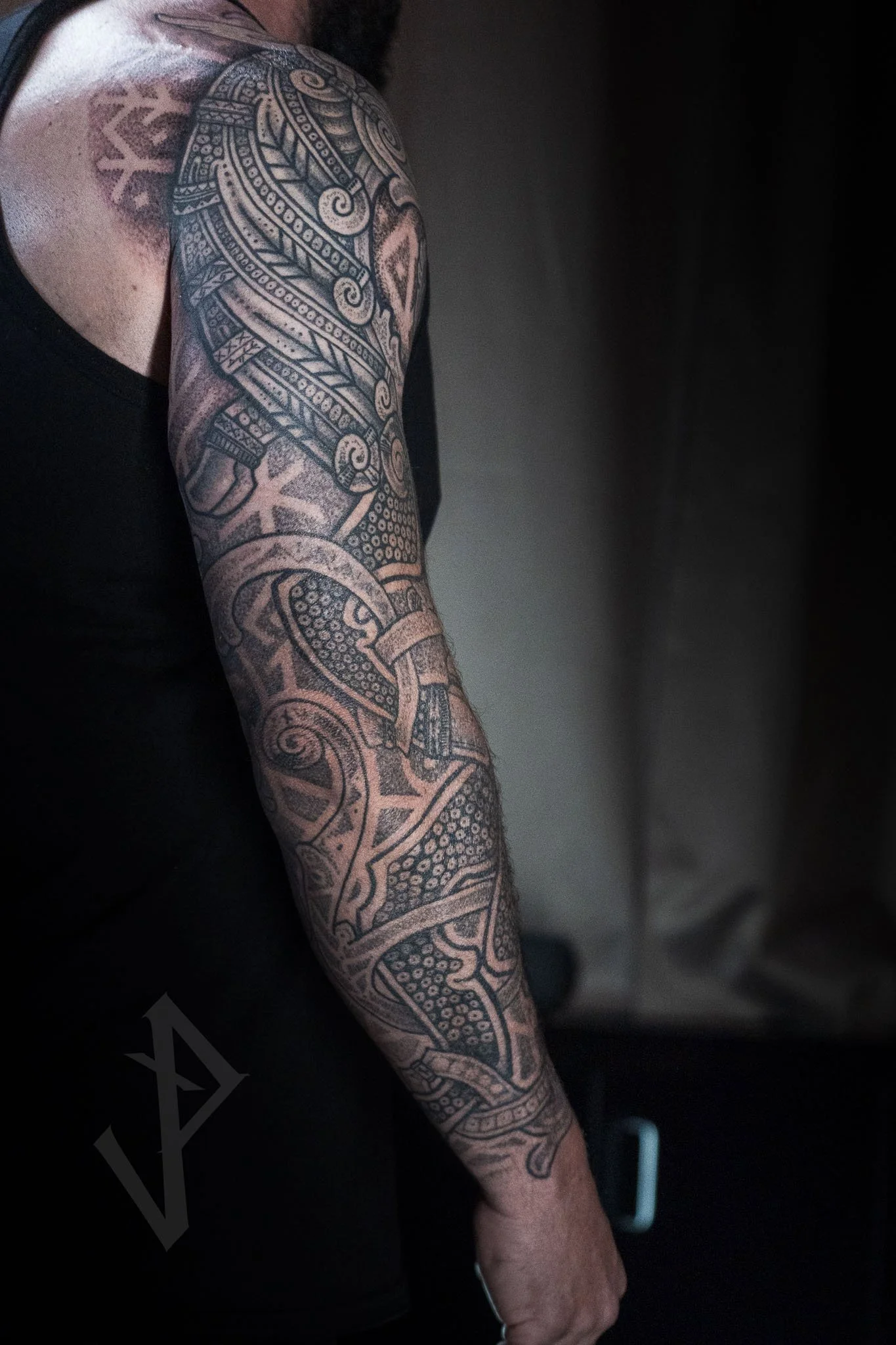 Nordic Stag Sleeve