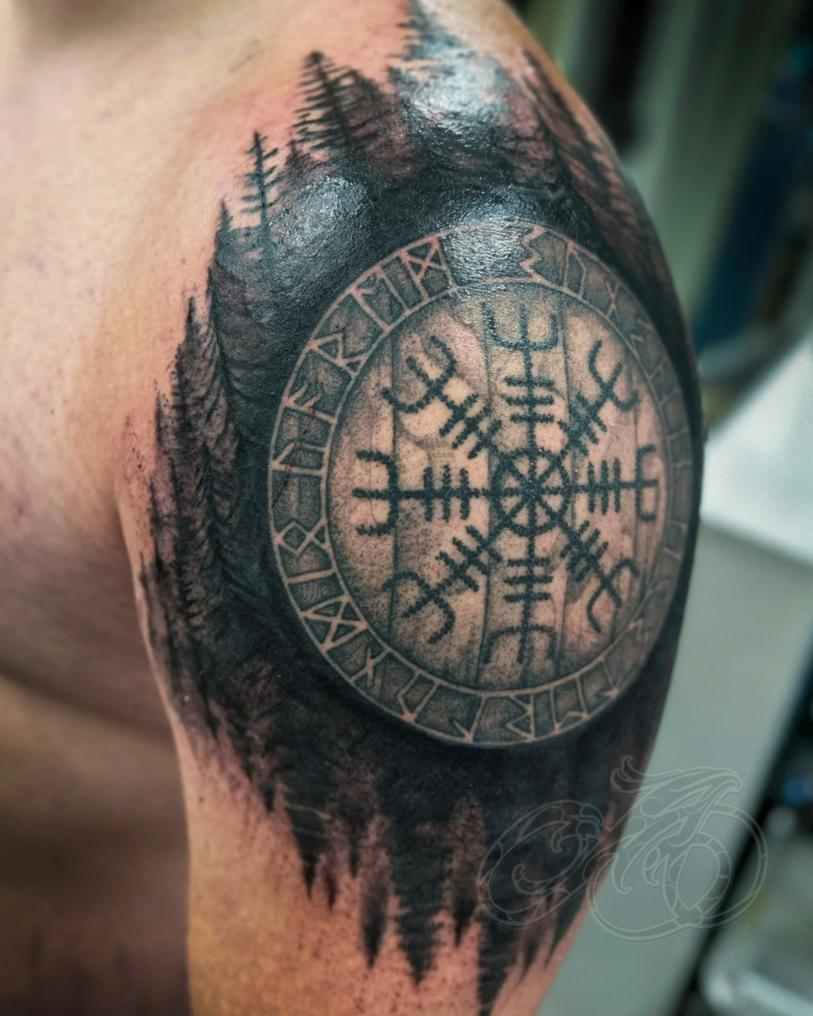 helm of awe tattoo

