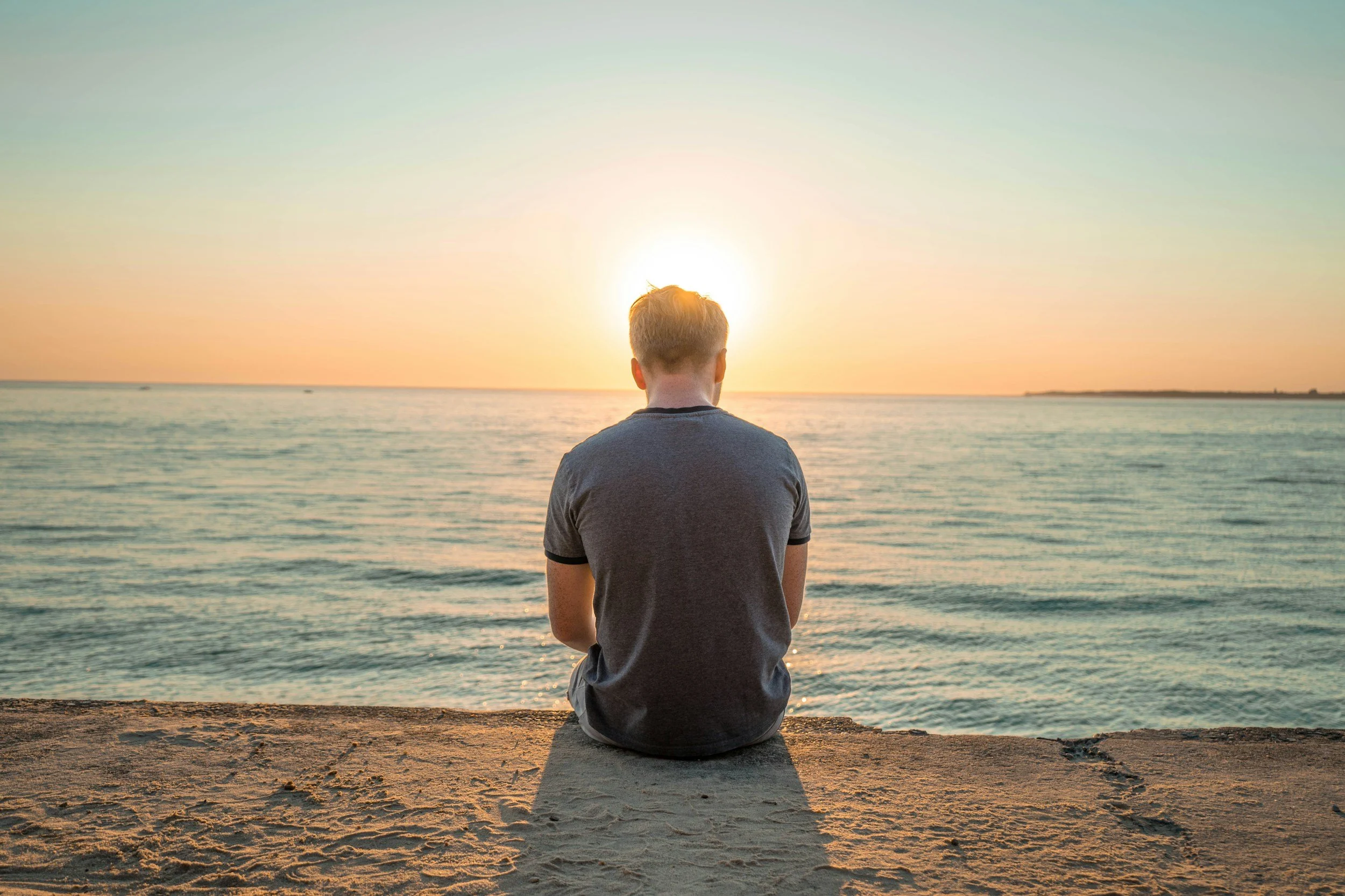 Quiet the Noise: How Hypnotherapy Helps Calm Anxiety Relief