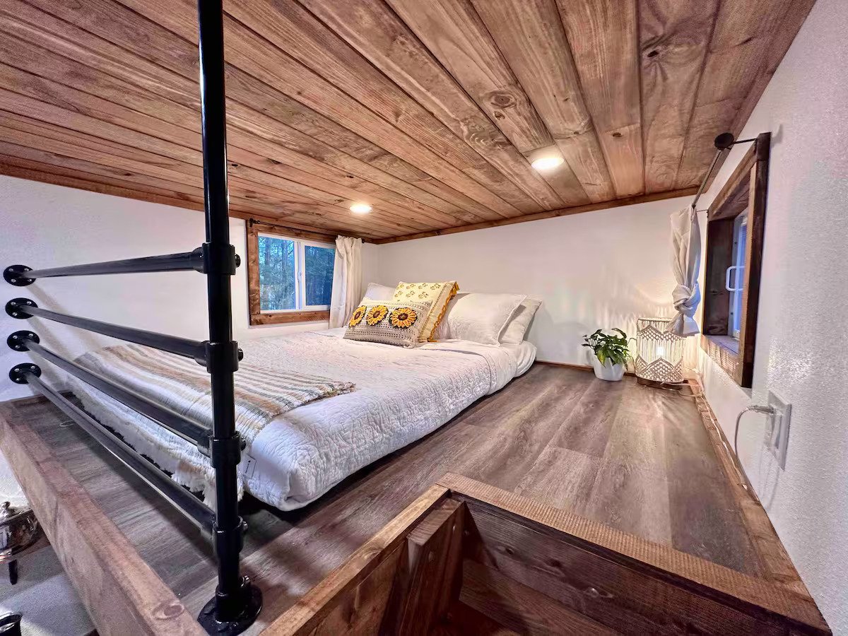 bed 1.jpg