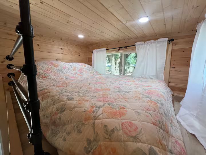 bed window.jpg