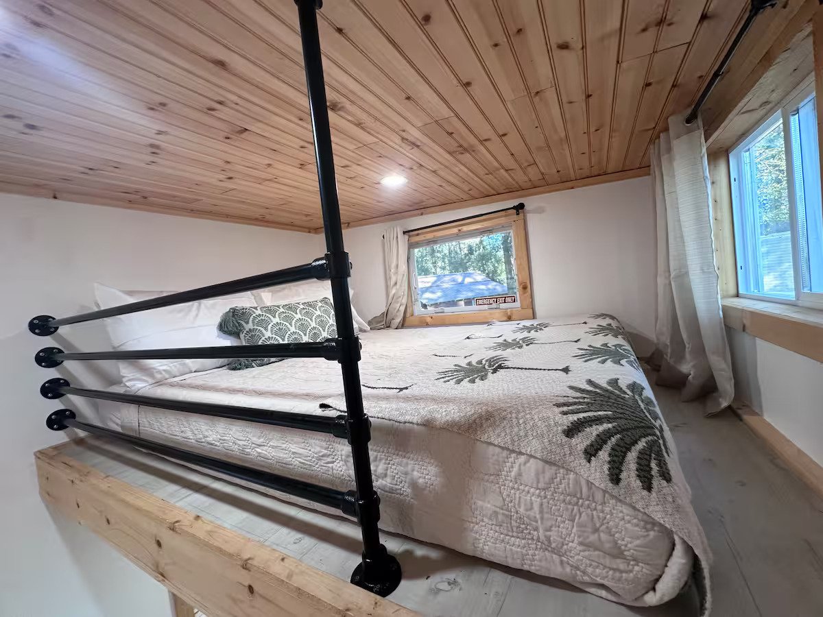 bed 2.jpg