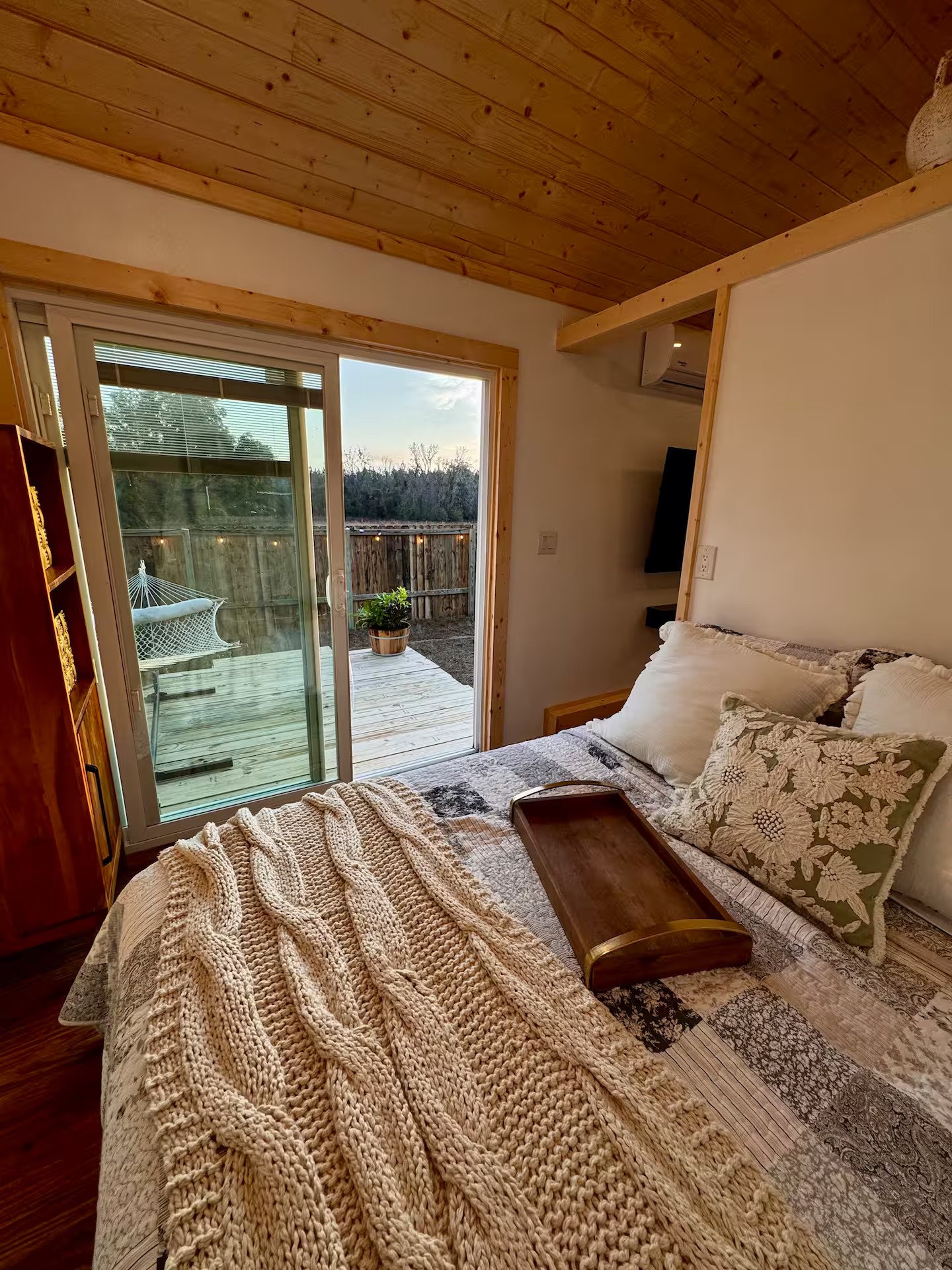 surya bed 3.jpg