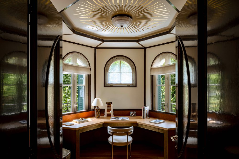 68511e5bb89e832b97a31425_VillaJunot_IconicHouse_Privacy.jpg
