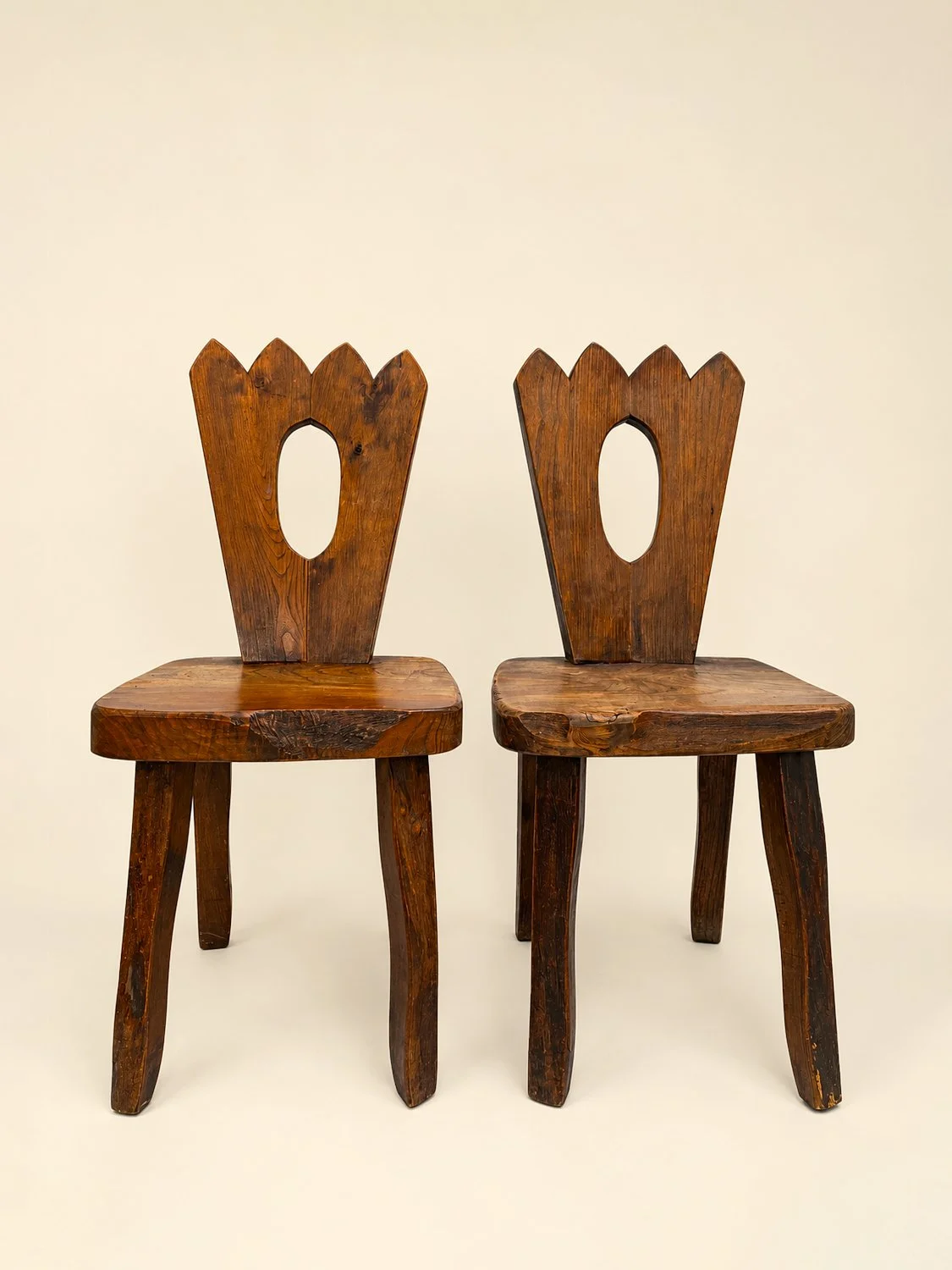Chaises-face.jpg