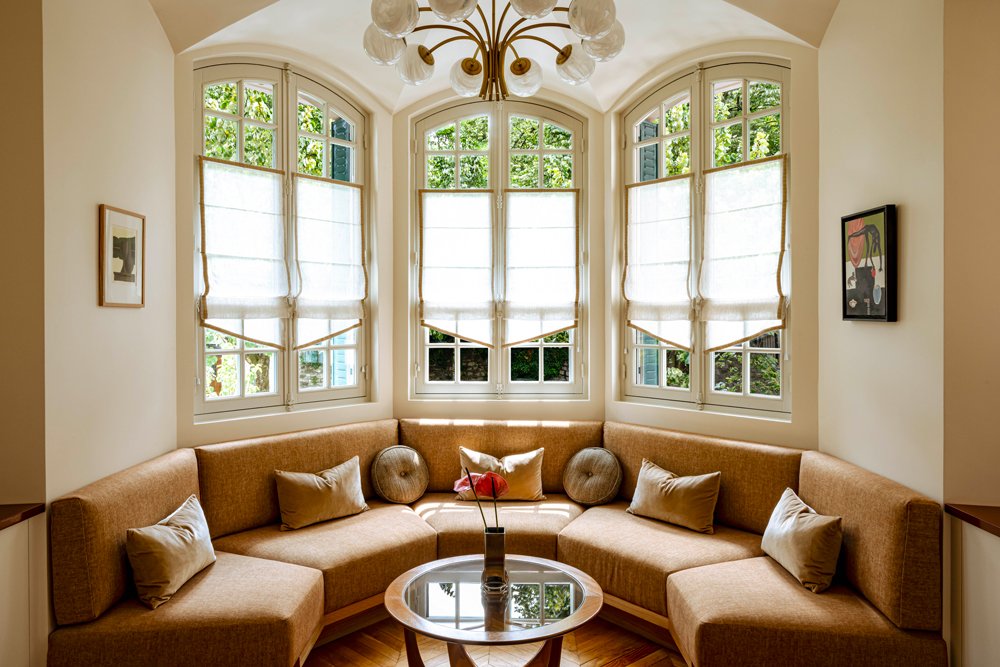 68511ae99544d2bd7ecd7df1_VillaJunot_IconicHouse_PetitSalon.jpg