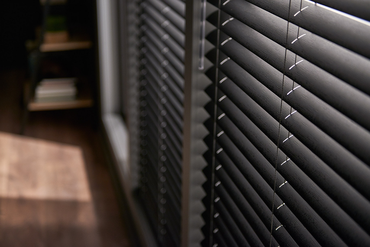 Horizontal Vinyl Blinds by Graber - Grizzly Window Treatments.png