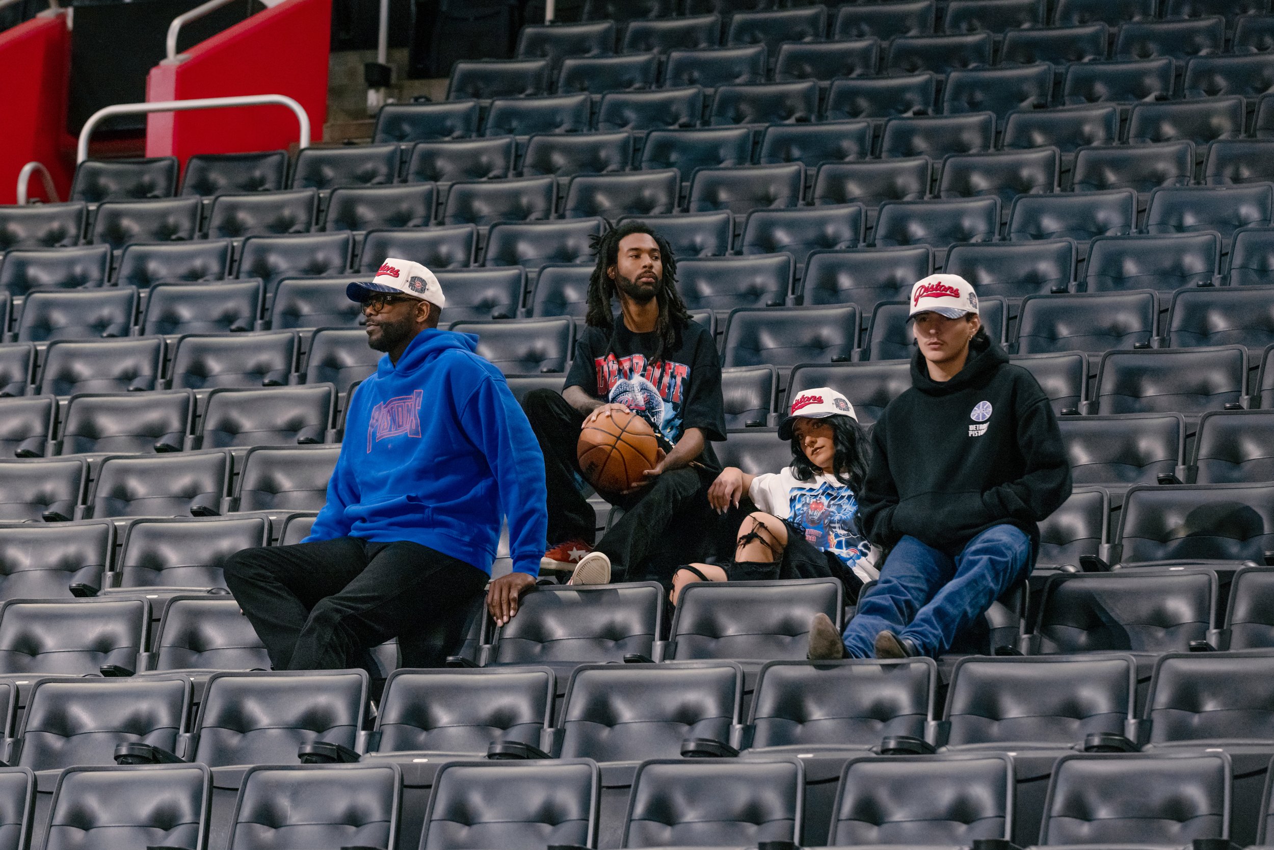 Grant Hill KiwiClo Pistons Shirt