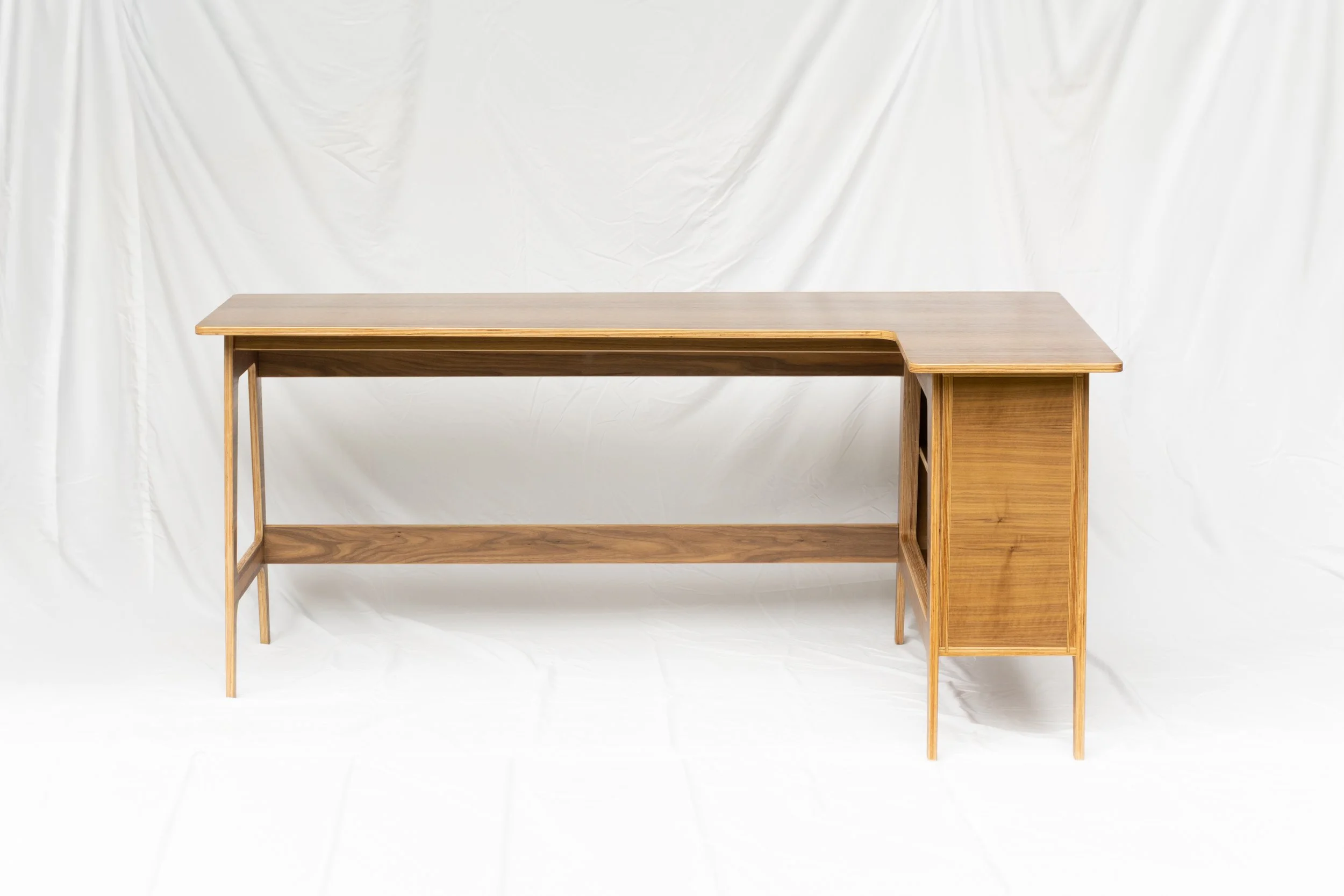 L Desk-1.jpg
