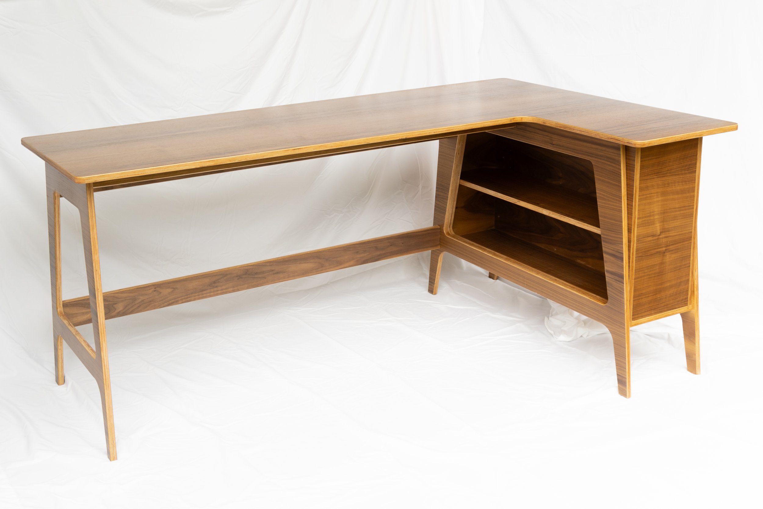 L Desk-2.jpg