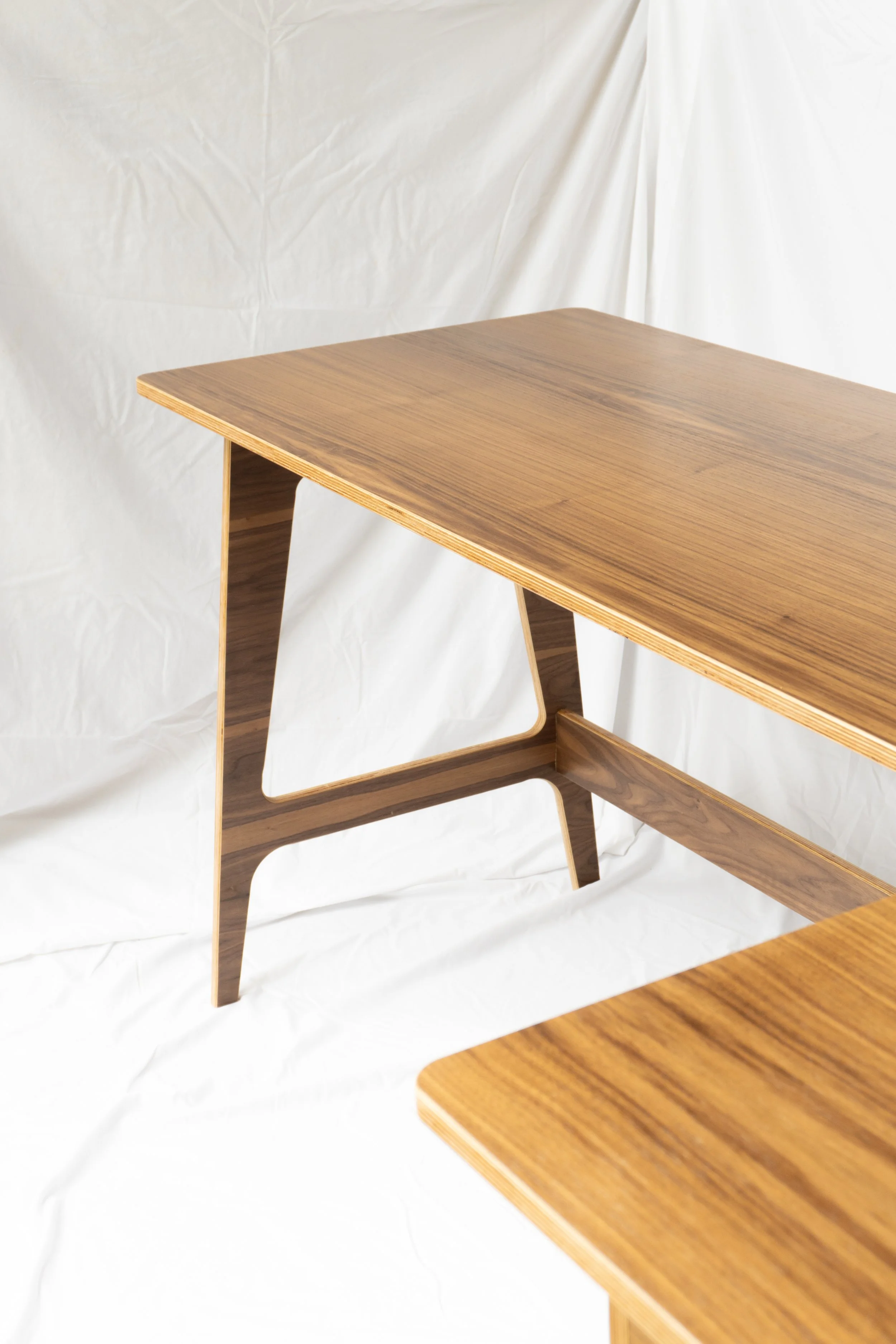 L Desk-3.jpg