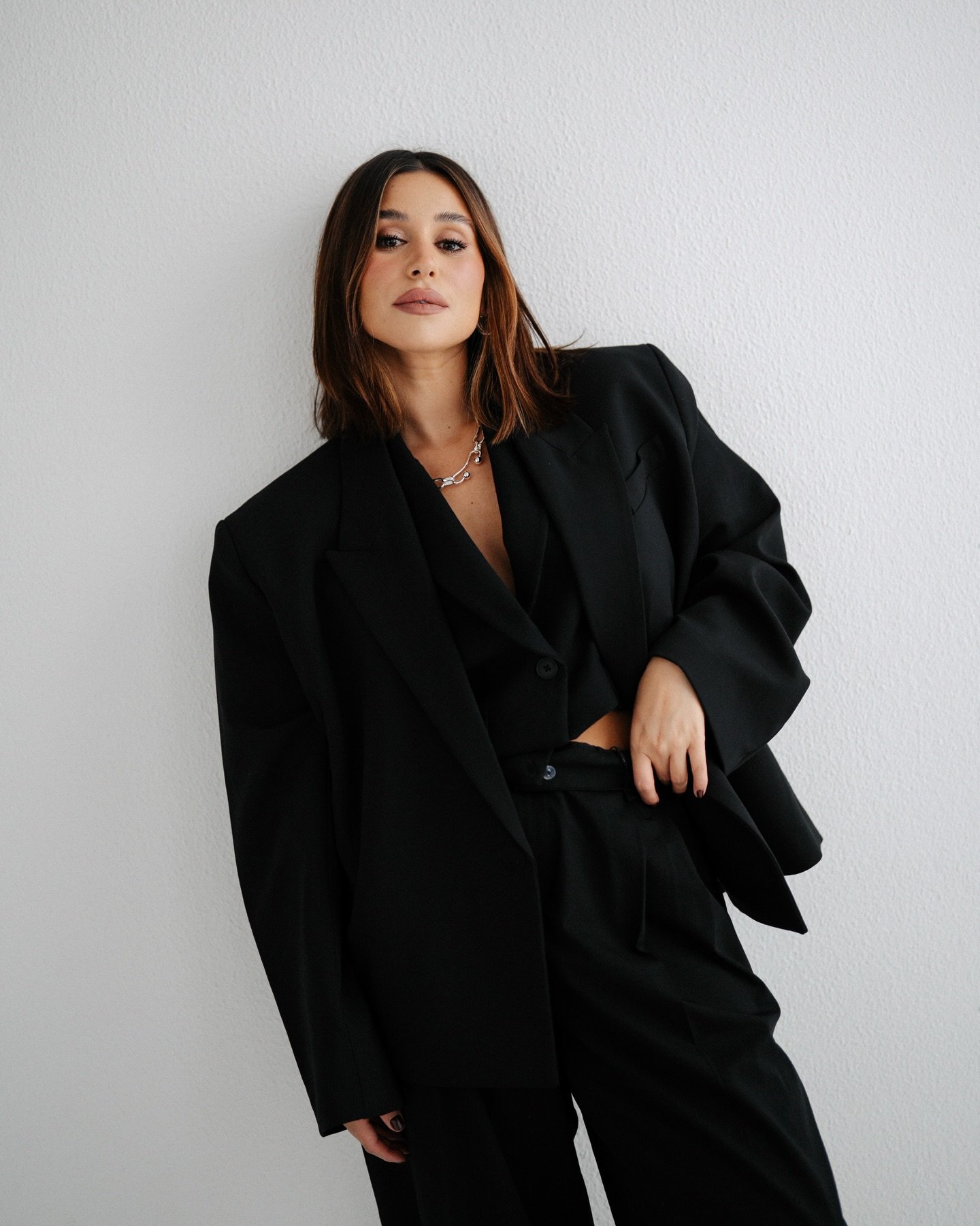 Uma boa marca pessoal come&ccedil;a com fotos que representam quem somos e o que fazemos 📸

Aqui fica um pouco da sess&atilde;o que fizemos com a @danielainacio.mua para o projeto @facesbydanielainacio no @ponto.creativestudio