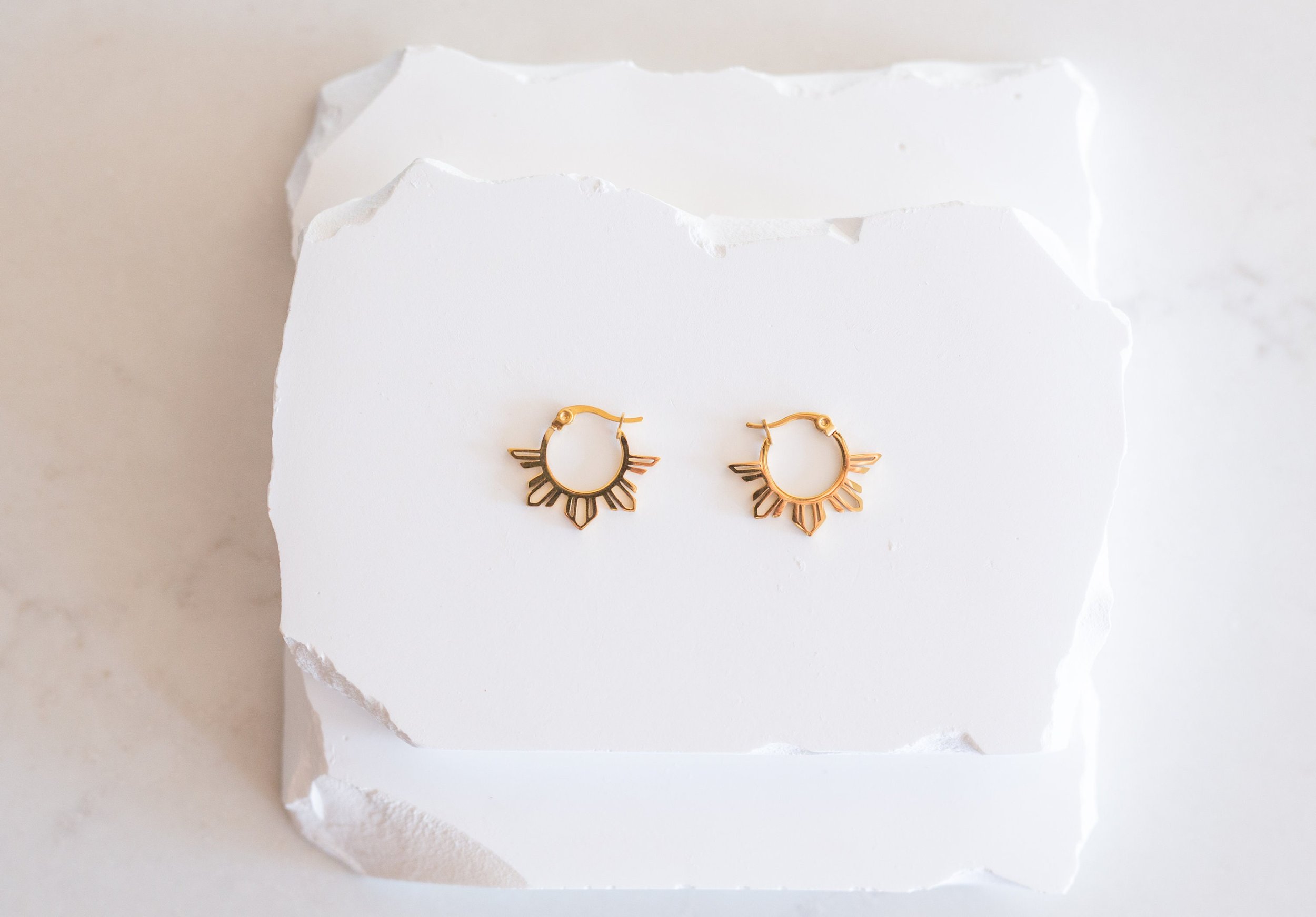 https://i.etsystatic.com/26561053/r/il/83383c/5797541206/il_fullxfull.5797541206_br77.jpg