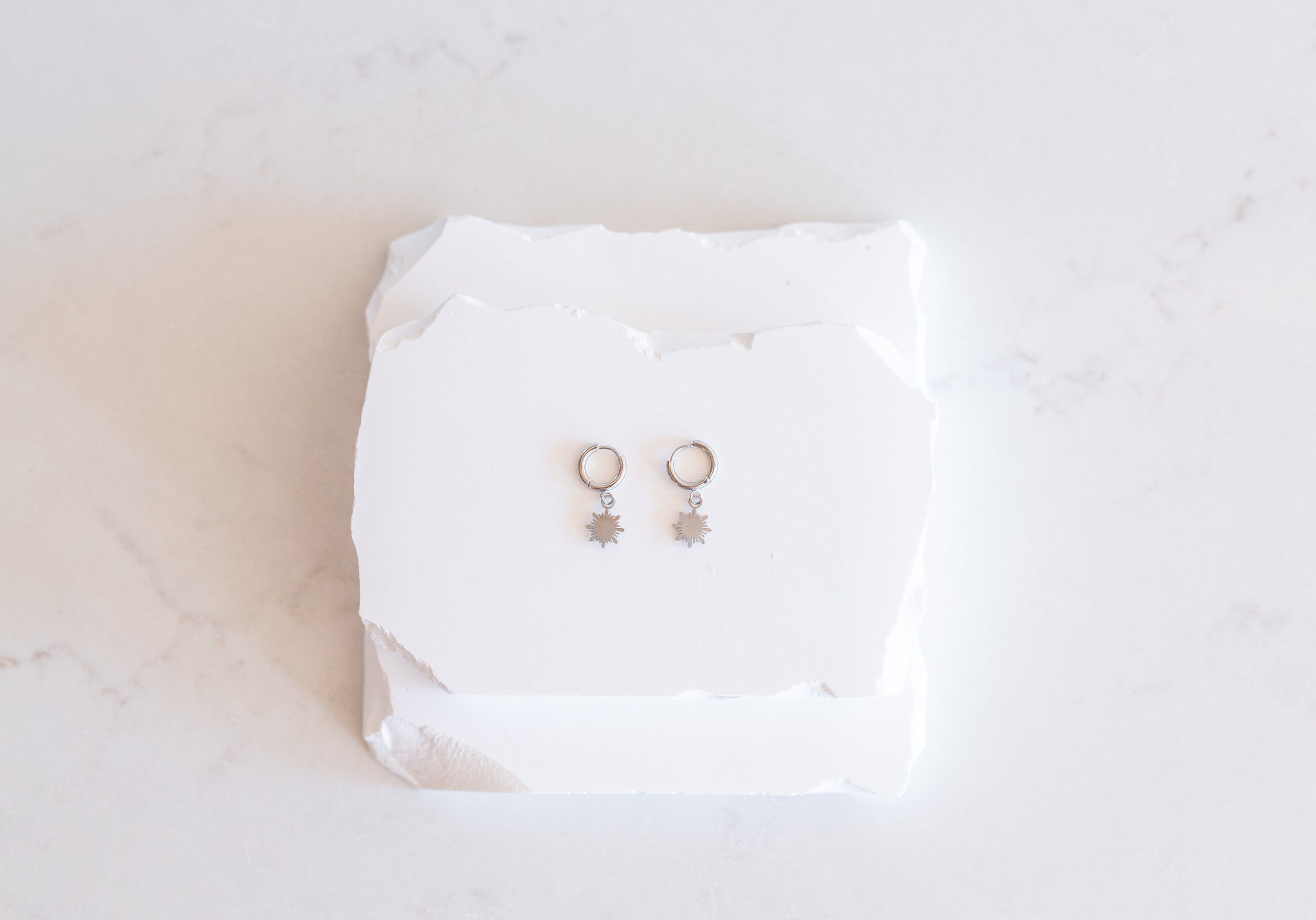 https://i.etsystatic.com/26561053/r/il/224d40/5797551316/il_fullxfull.5797551316_ojyw.jpg
