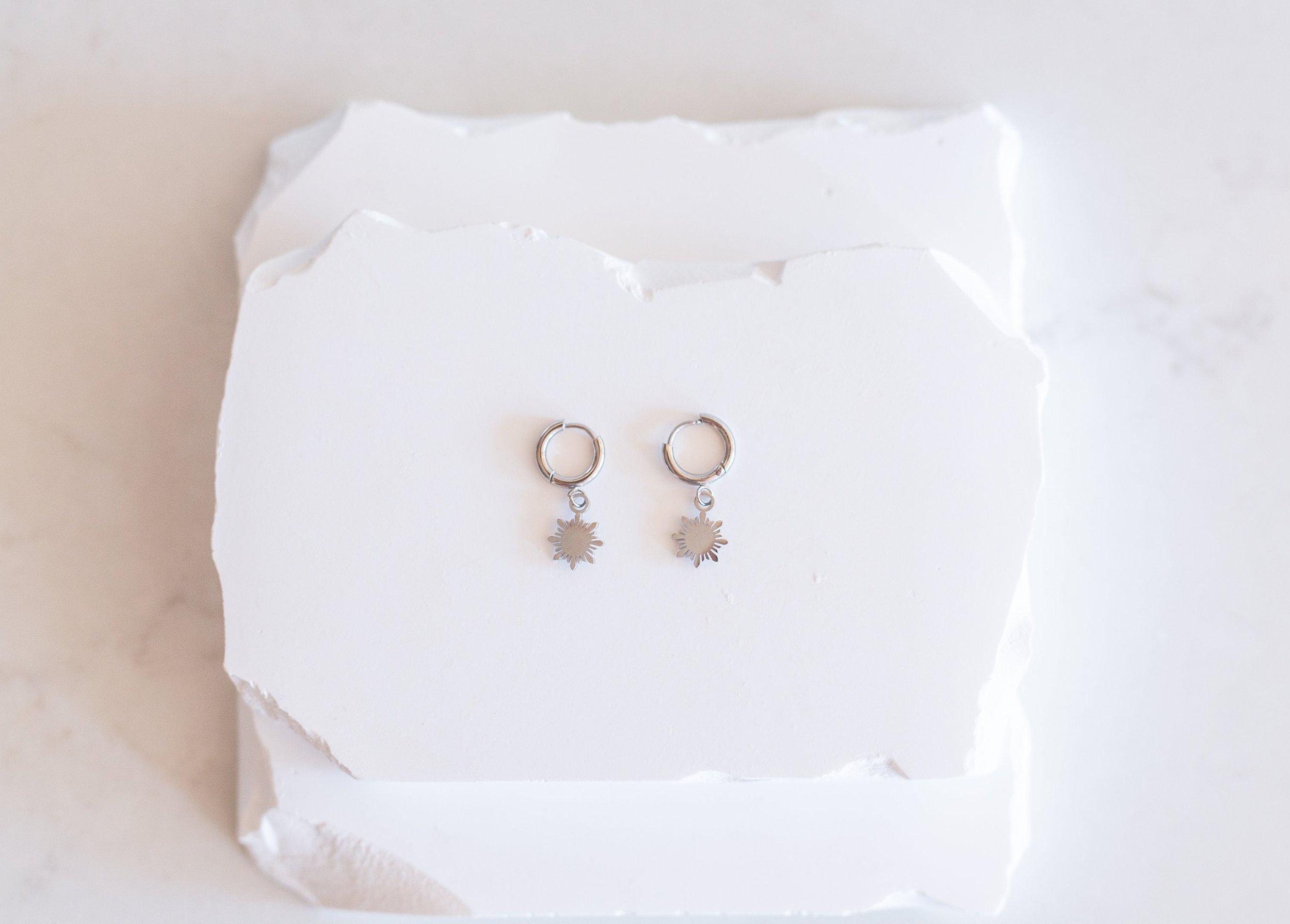 https://i.etsystatic.com/26561053/r/il/2764a7/5845627045/il_fullxfull.5845627045_an5a.jpg