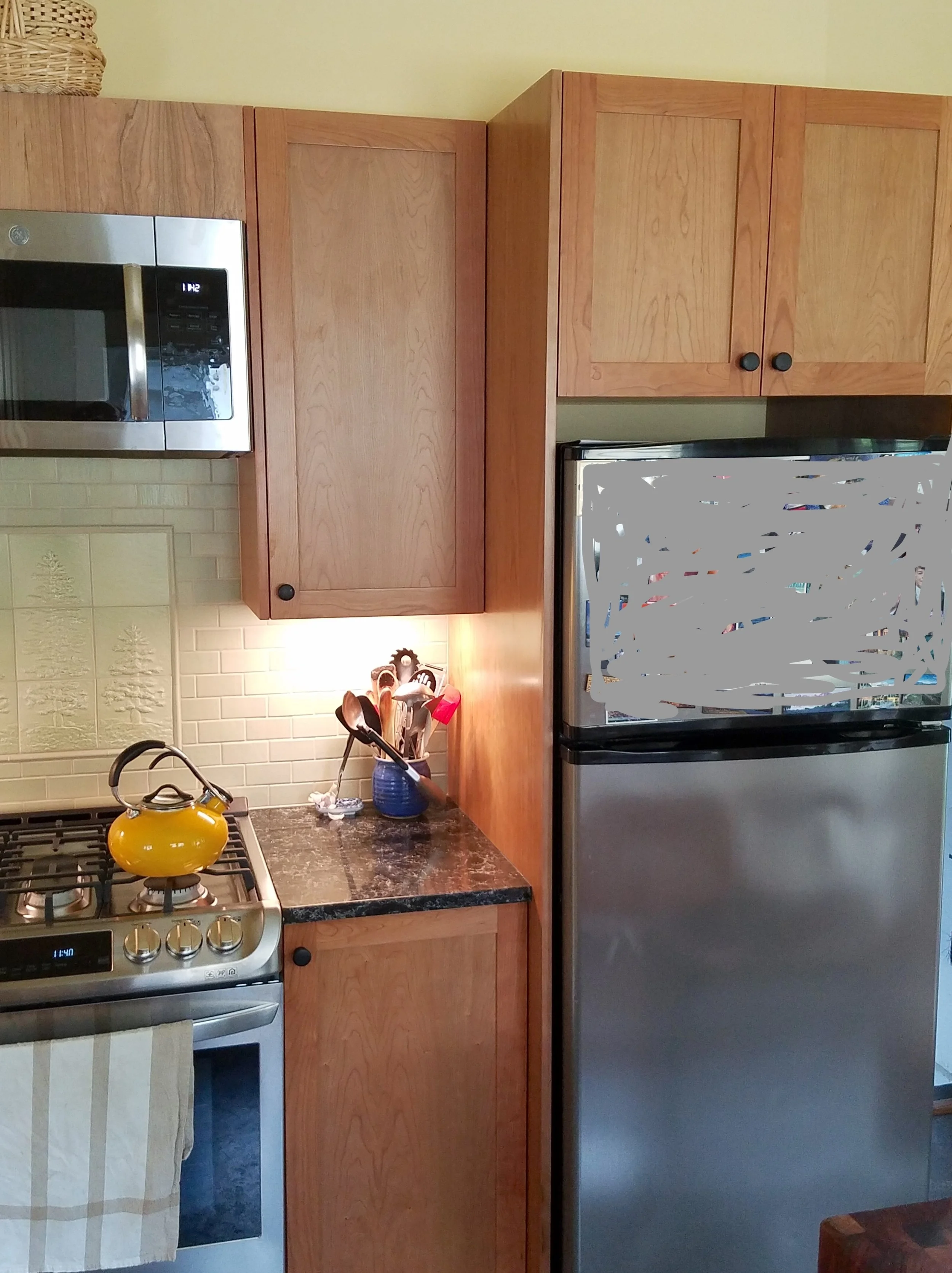 Euro 15 SE Tolman cherry kitchen 3.jpg