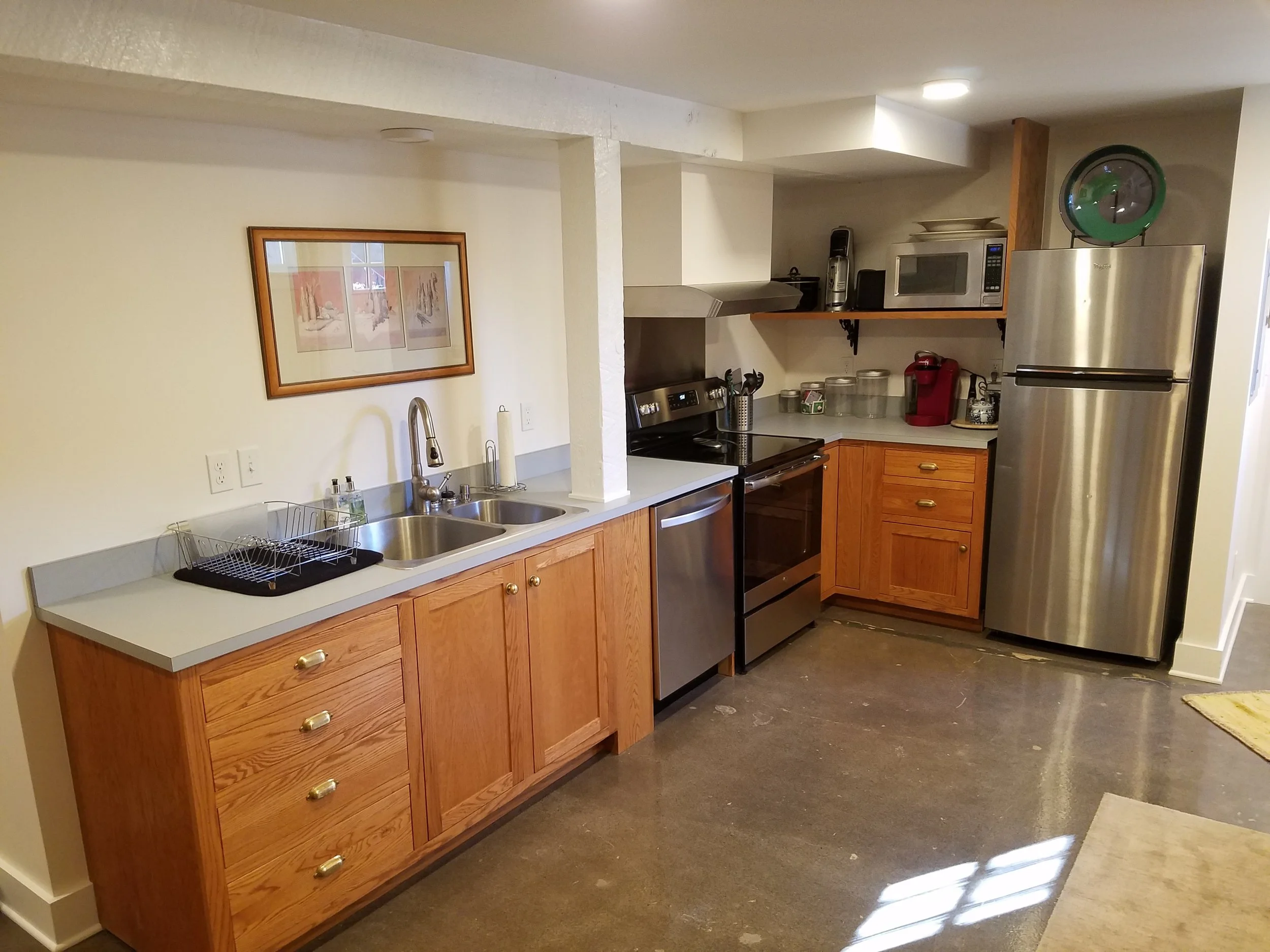 NE 24th basement kitchen.jpg