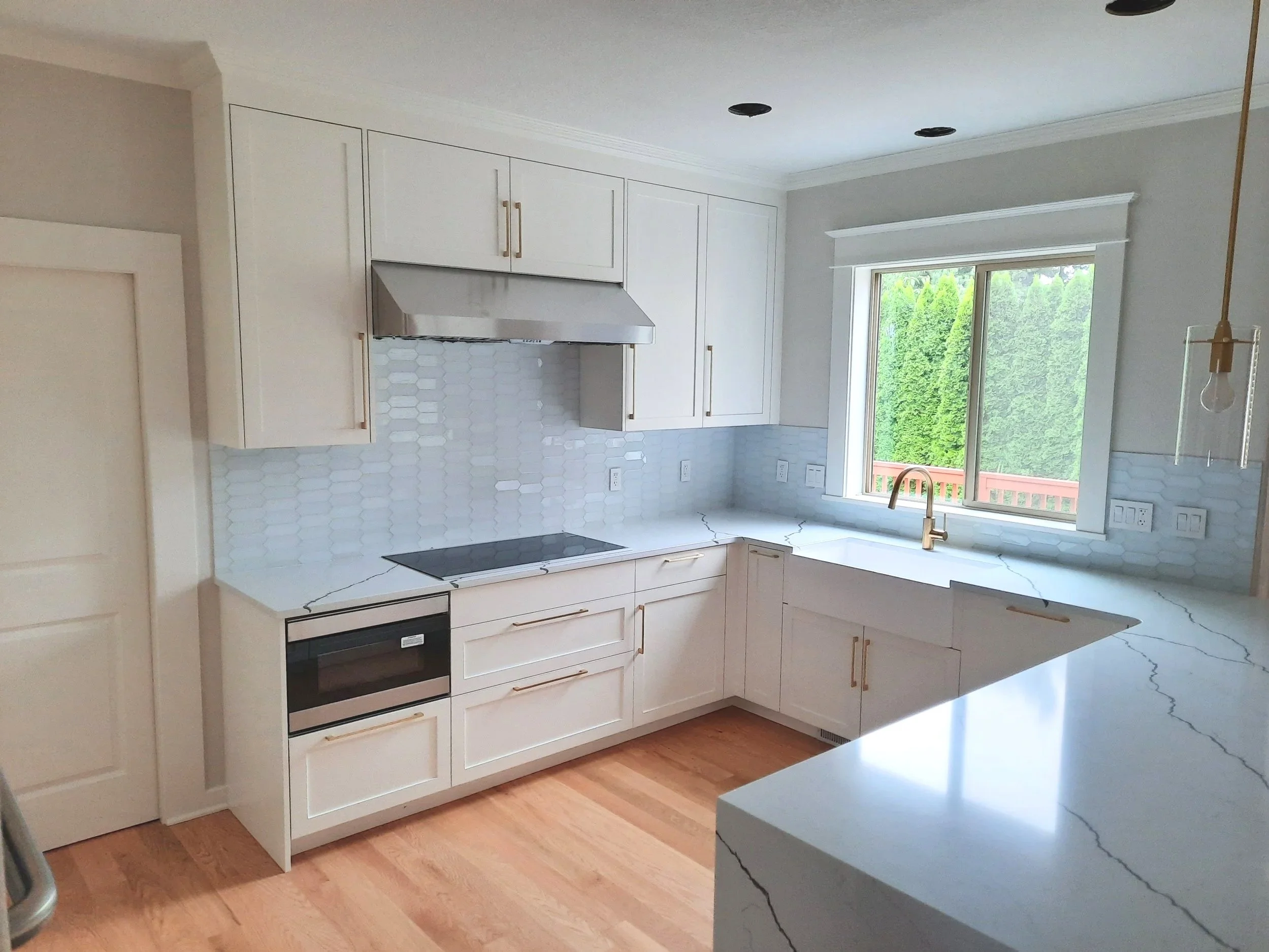 Euro+14+Skyline+kitchen+cooktop+wall.jpg