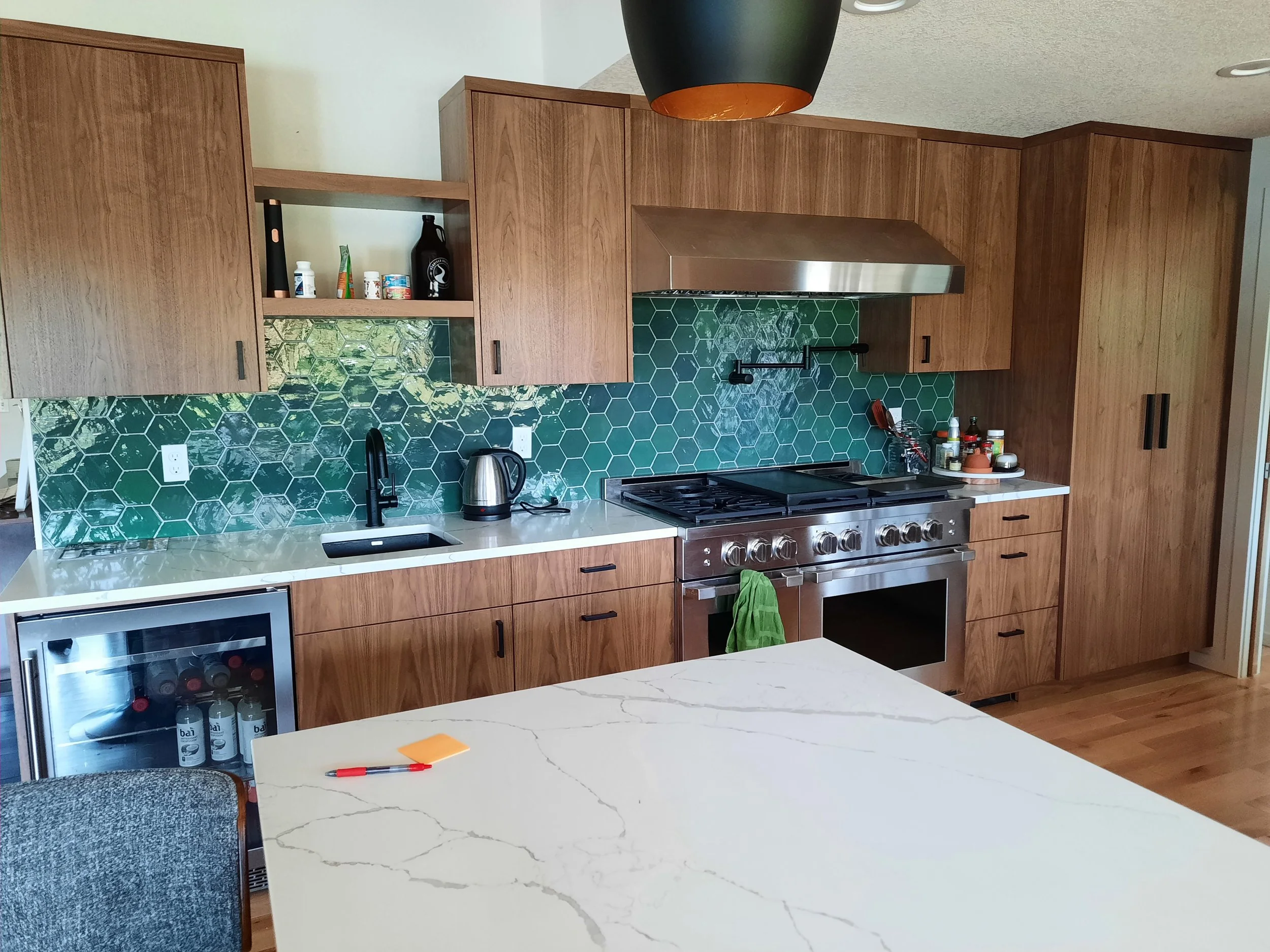 Euro 16 SE Blue Lake kitchen 3.jpg