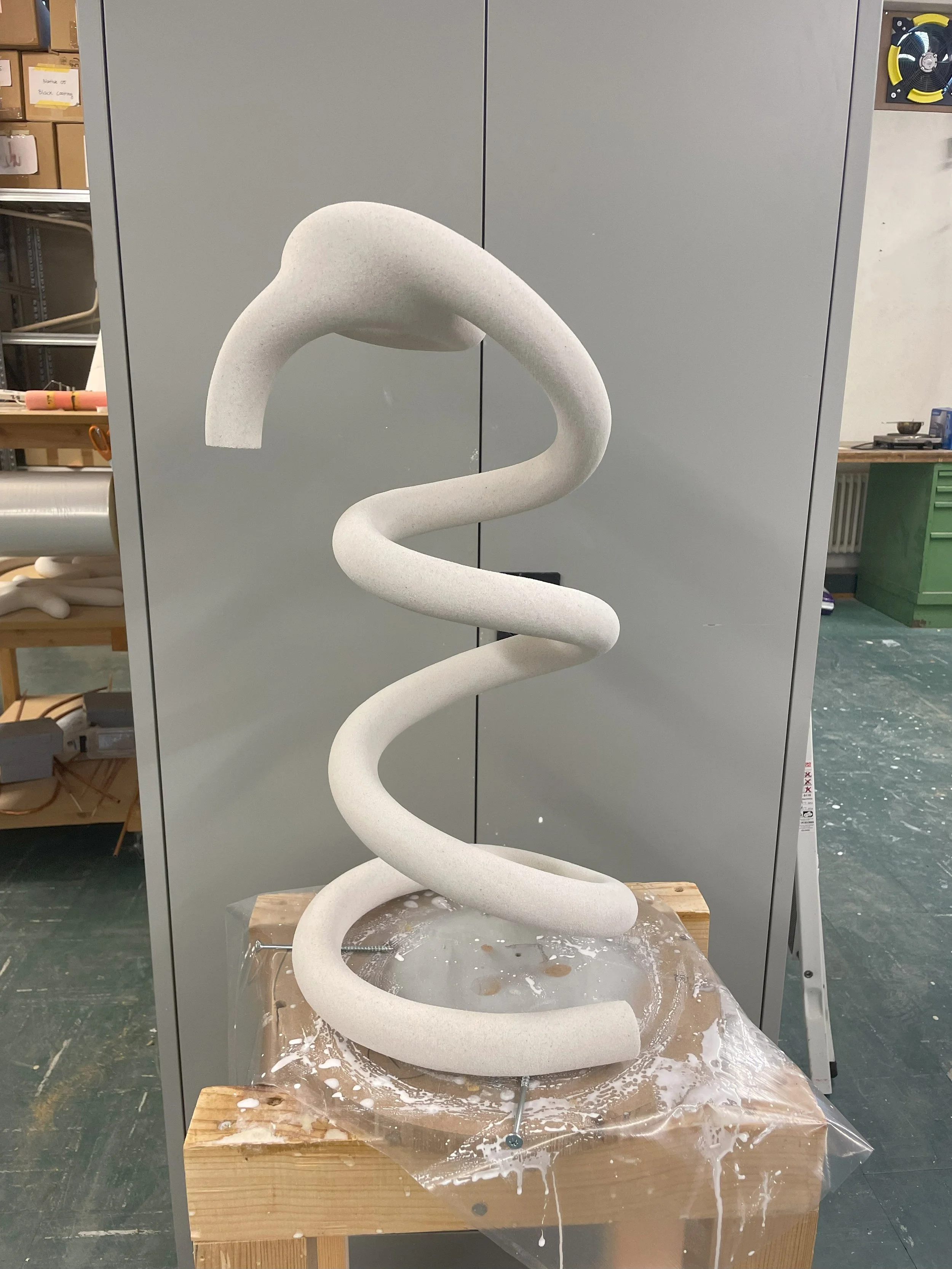 Cutting ends to cable the lamp.