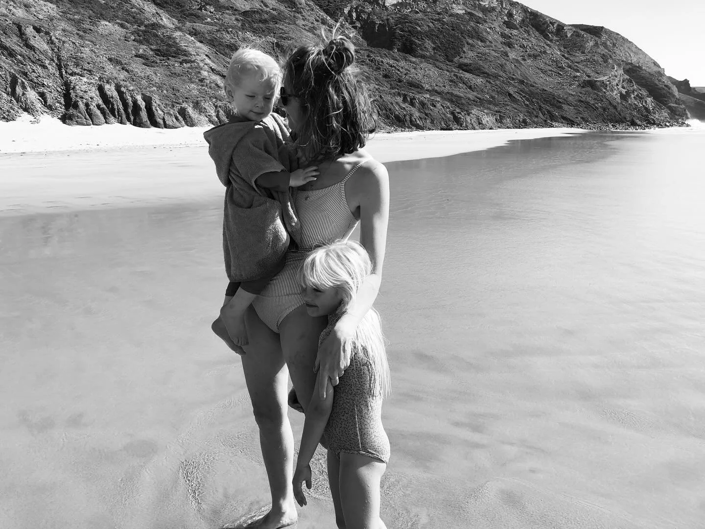 gisterenvoormiddag ging ik koffie drinken met een mama die ik eerder dit jaar ondersteunde in haar postpartum.

we hadden het erover dat zij vanaf februari terug aan het werk zal gaan. haar baby is dan 5 maanden. ze hoopt op een zachte overgang.

het