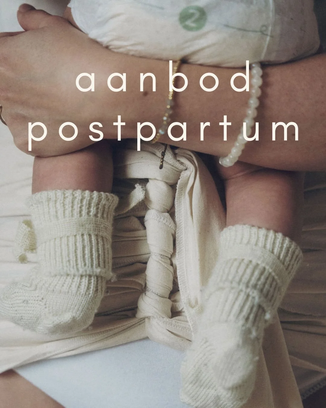 de eerste 40 dagen na je bevalling, vormen een sacred window. een periode om te koesteren, want op weinig andere momenten in je leven ervaar je dit opnieuw. het is een liefdevolle, maar kwetsbare periode, waarin er met zachtheid met jou omgegaan hoor