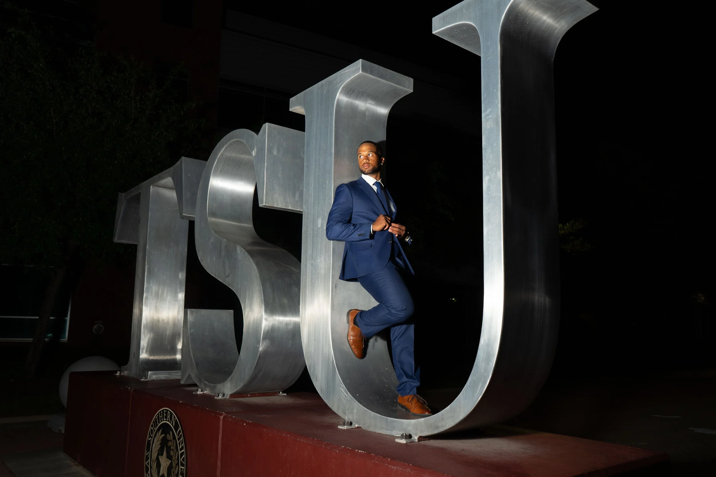 KEWAN_GRADUATION007.jpg