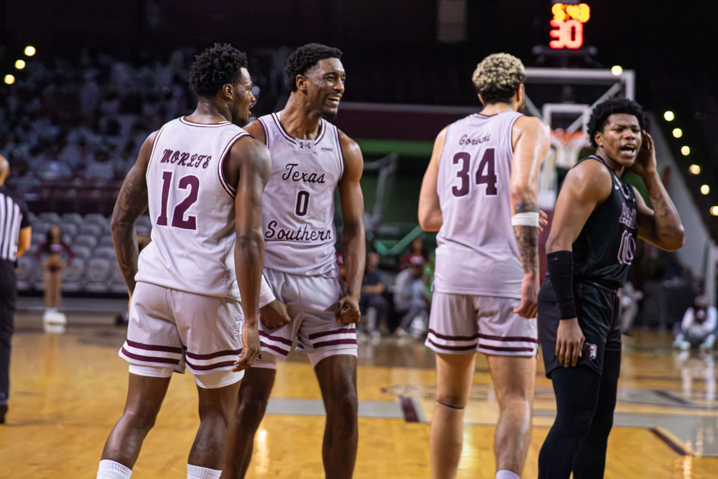 1.24_MBBALL017.jpg