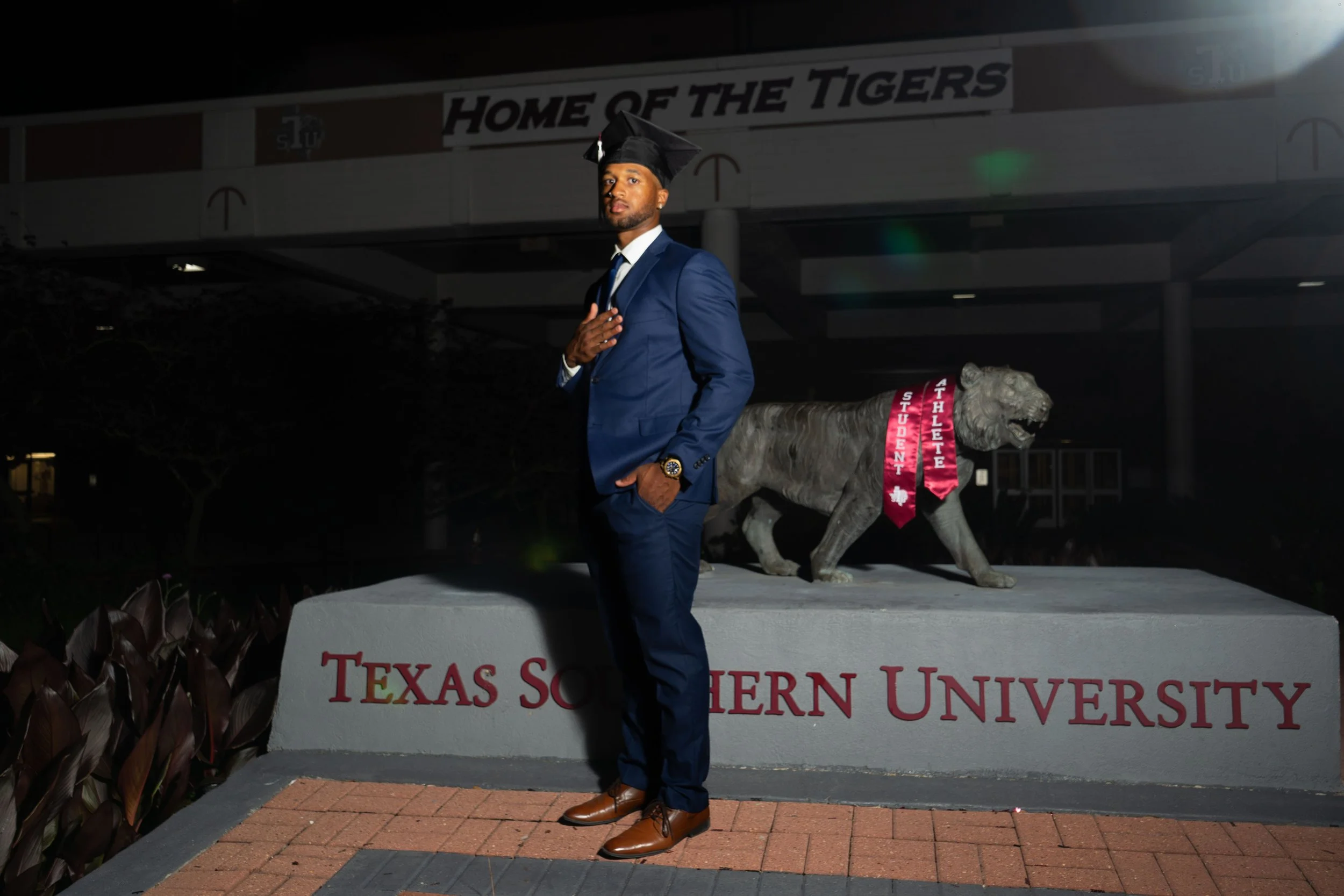 KEWAN_GRADUATION015.jpg