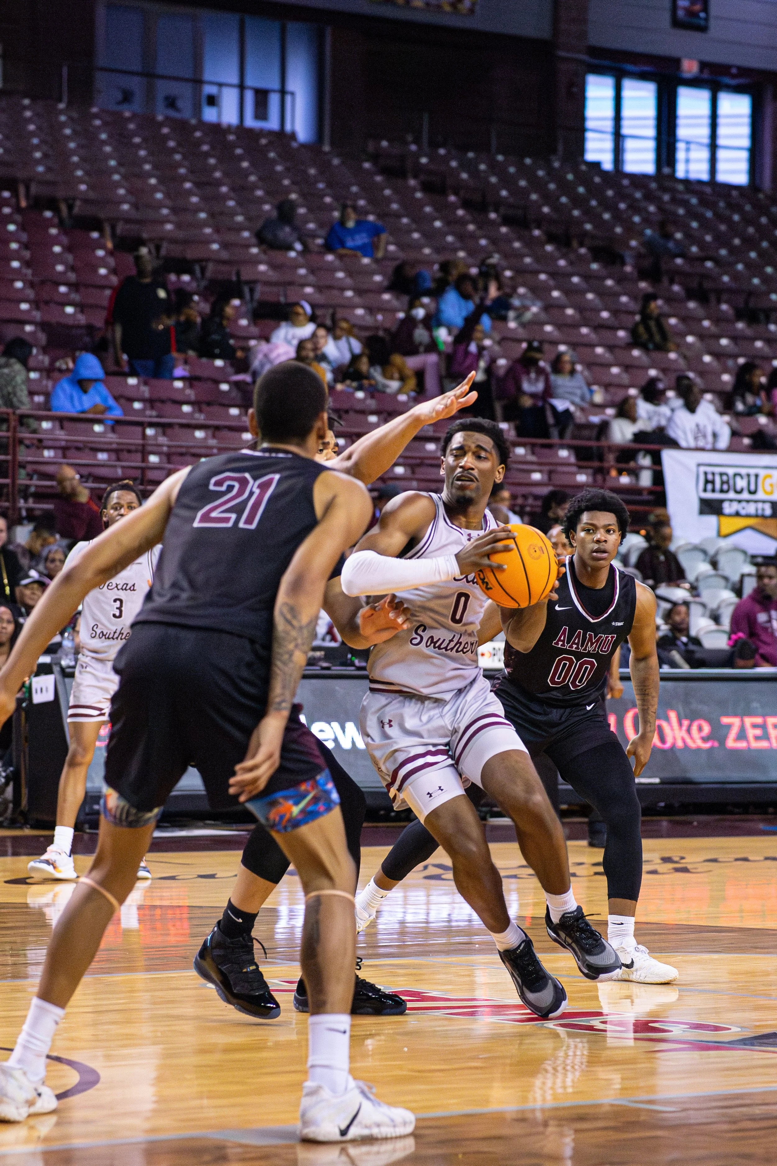 1.24_MBBALL013.jpg