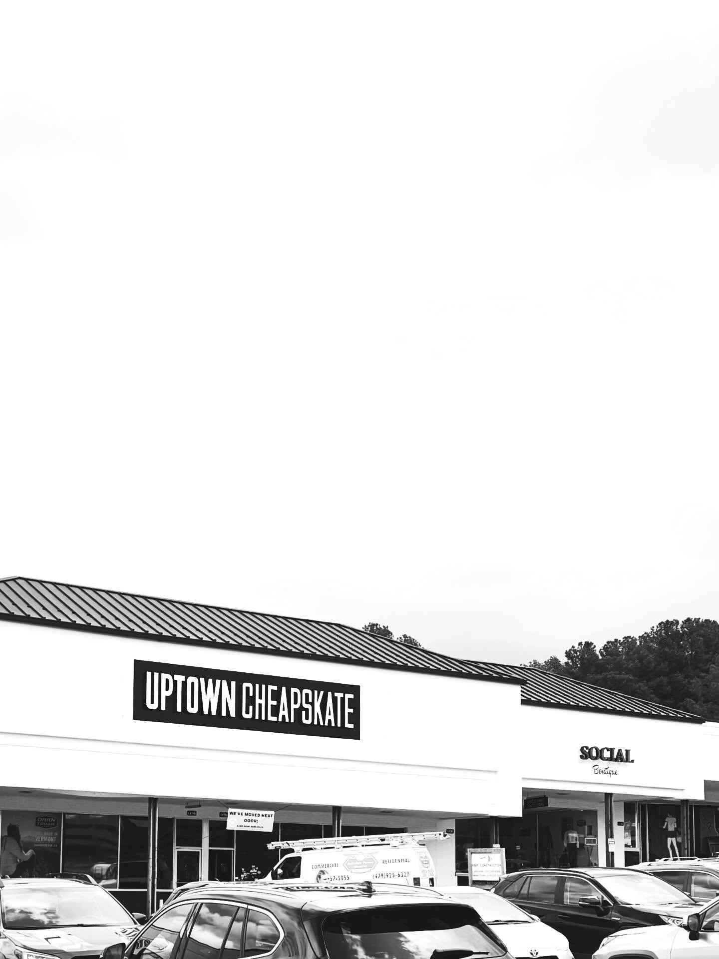 @uptownfayettevillear is coming to Evelyn Hills. Only two more spaces available for lease. Hit us up for more details!