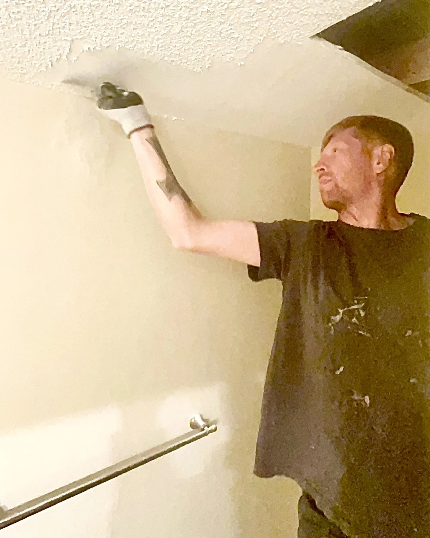 👋 Hi, We’re IRN Stucco a family-run business with 17+ years of experience in stucco, drywall repair, popcorn ceiling removal, woodpecker damage repair, parging and more.
Originally from Glasgow, Scotland, Iain Freckleton has worked on everyth