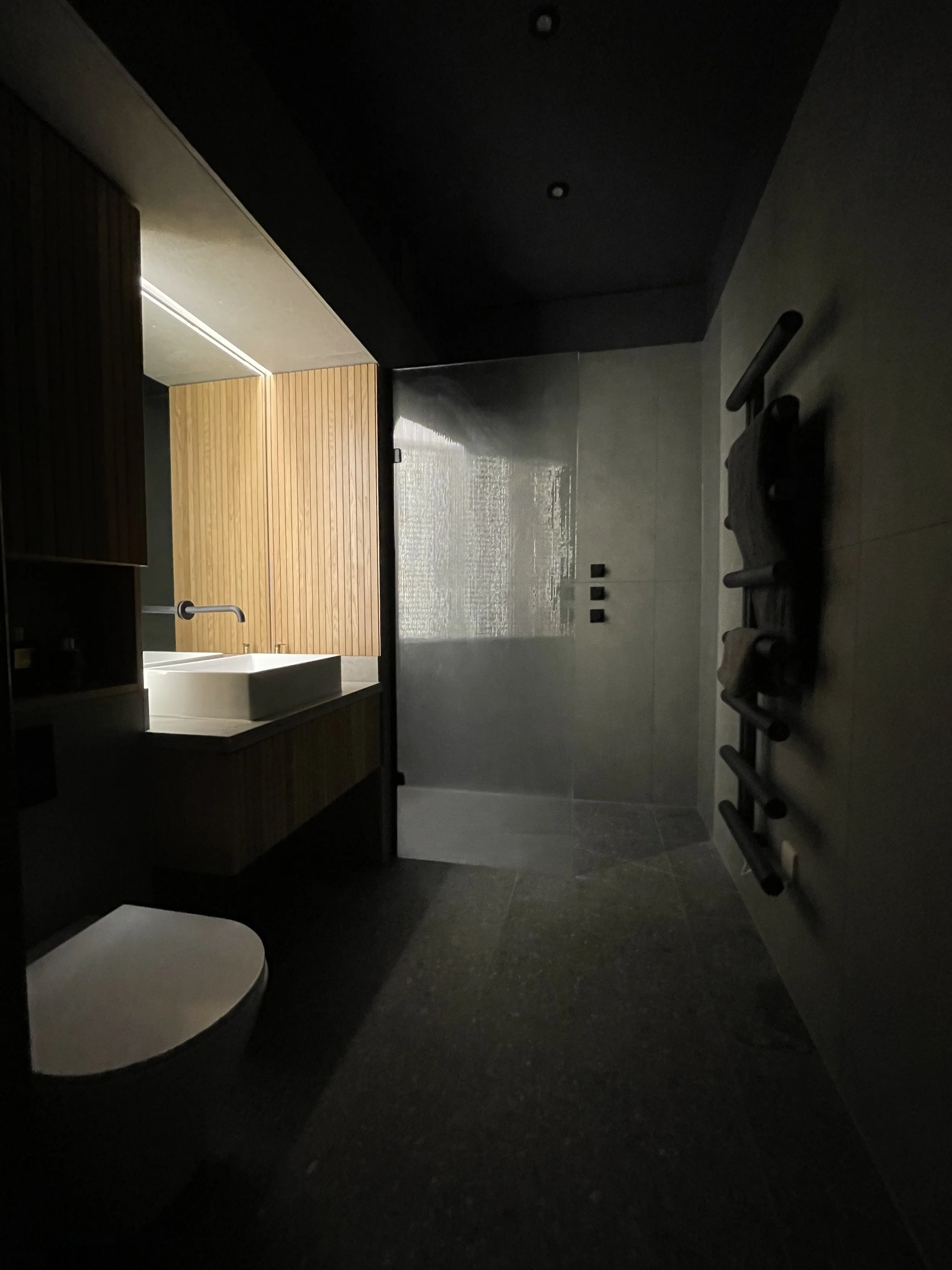 ROYAL-YORK-SHOWER-ROOM-custom-interior-design16).jpeg