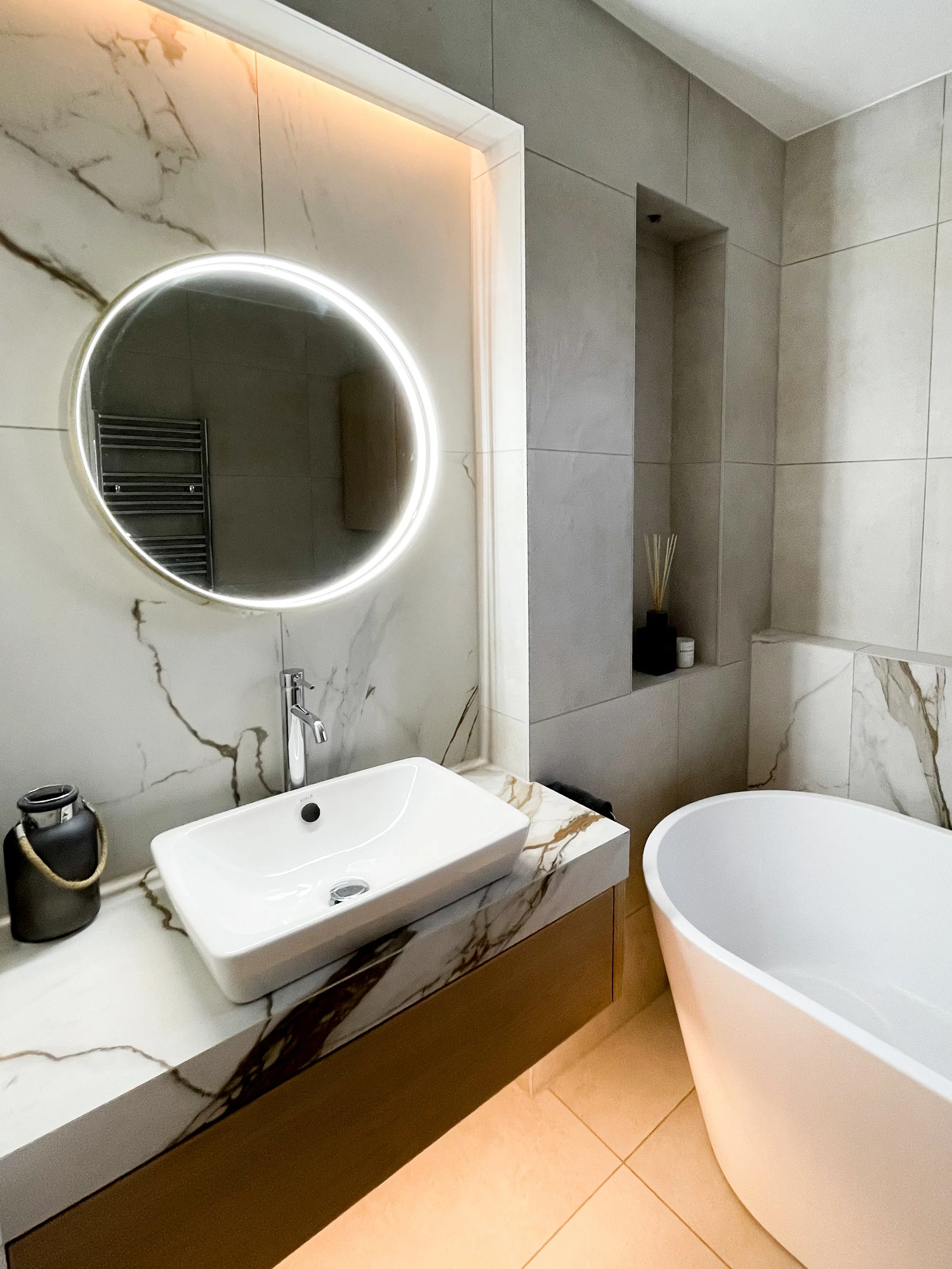 ABBOTS-LEIGH-BATHROOM-custom-interior-design1).jpg