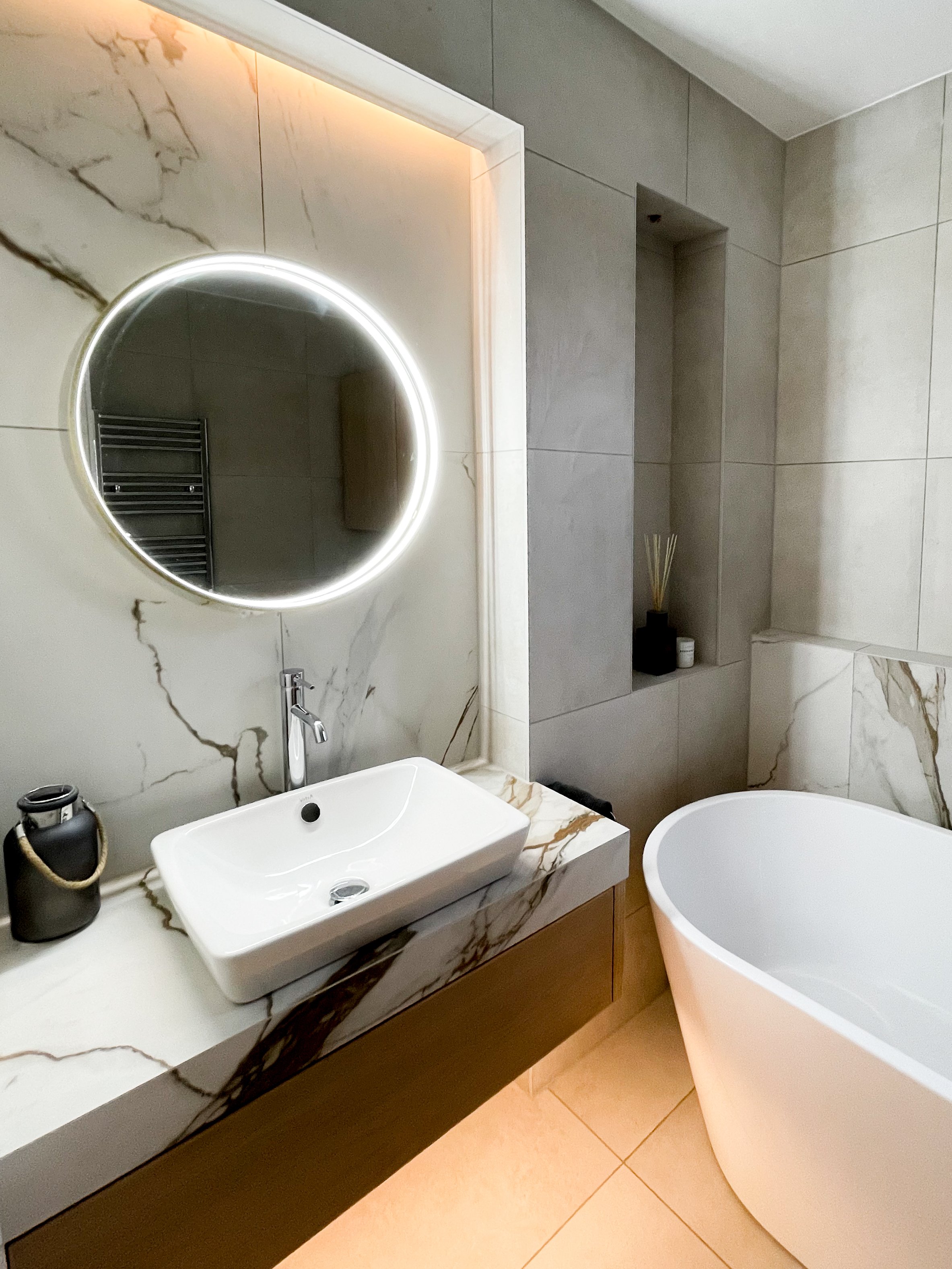 ABBOTS-LEIGH-BATHROOM-custom-interior-design1).jpg