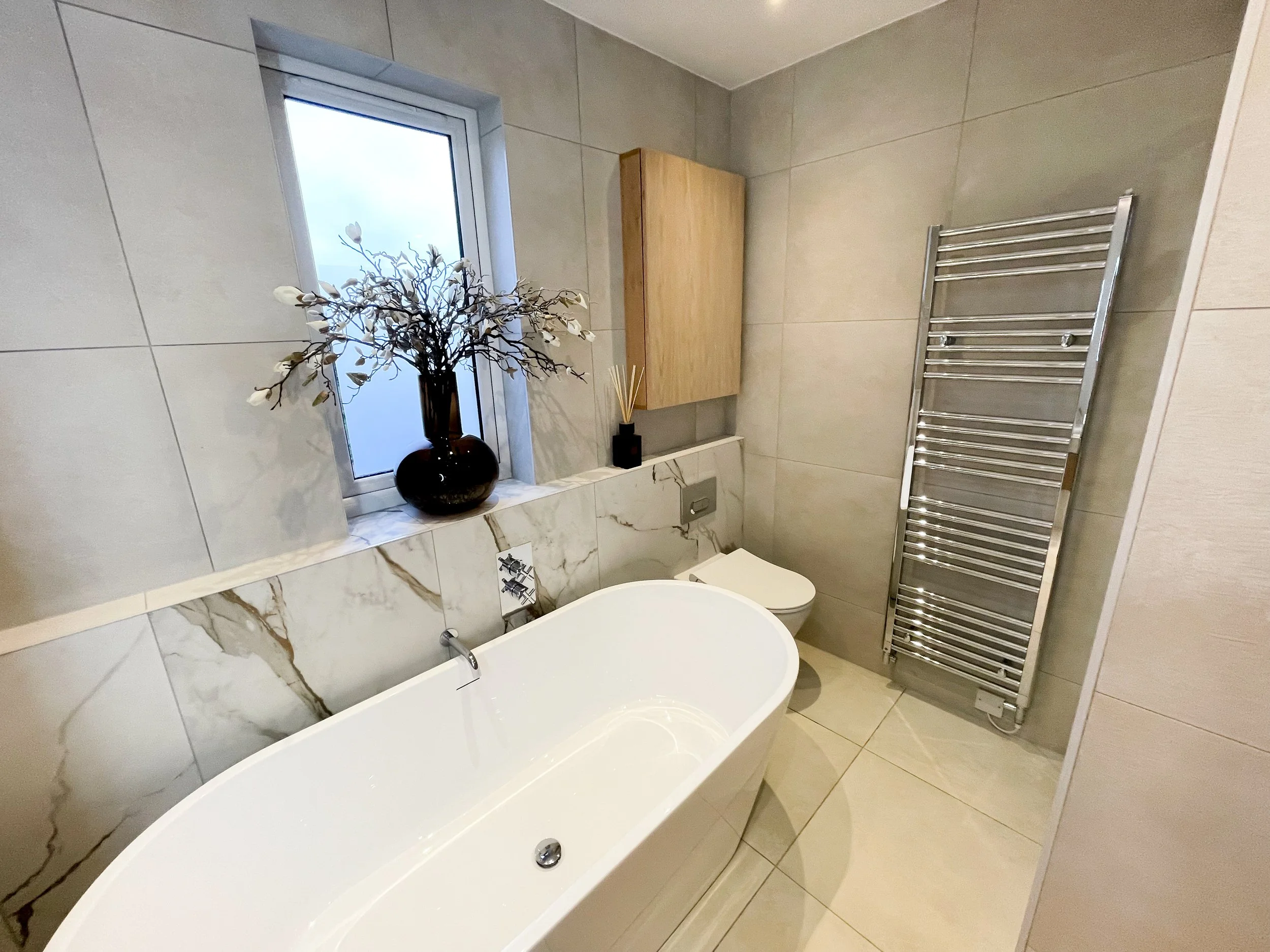 ABBOTS-LEIGH-BATHROOM-custom-interior-design4).jpg