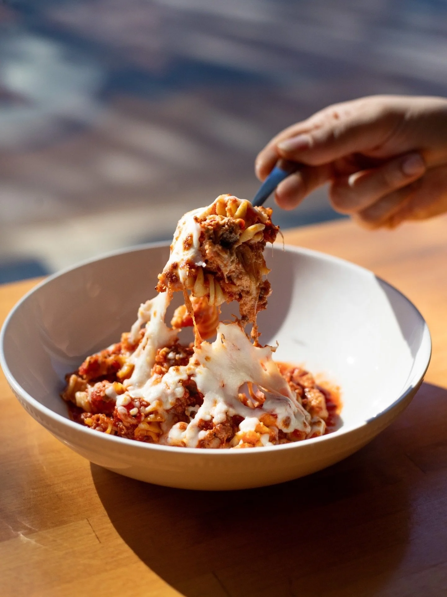 Groceries running low?

Swing by @kellysmarketdecatur for a delicious grab and go, perfect to feed your family on this chilly Tuesday night! 

Looking to feed more than a few? Ask us about our family size portions available through Kelly&rsquo;s cate