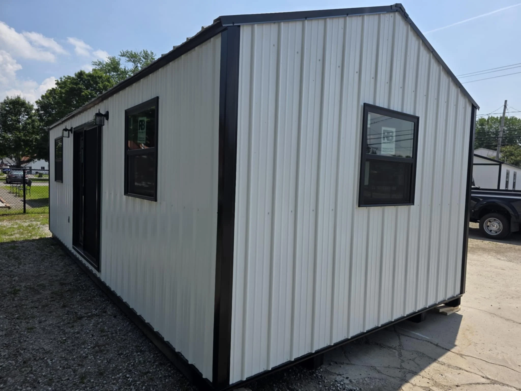 Mini-maison 4 saisons en hiver québécois, isolation uréthane usage à l'année