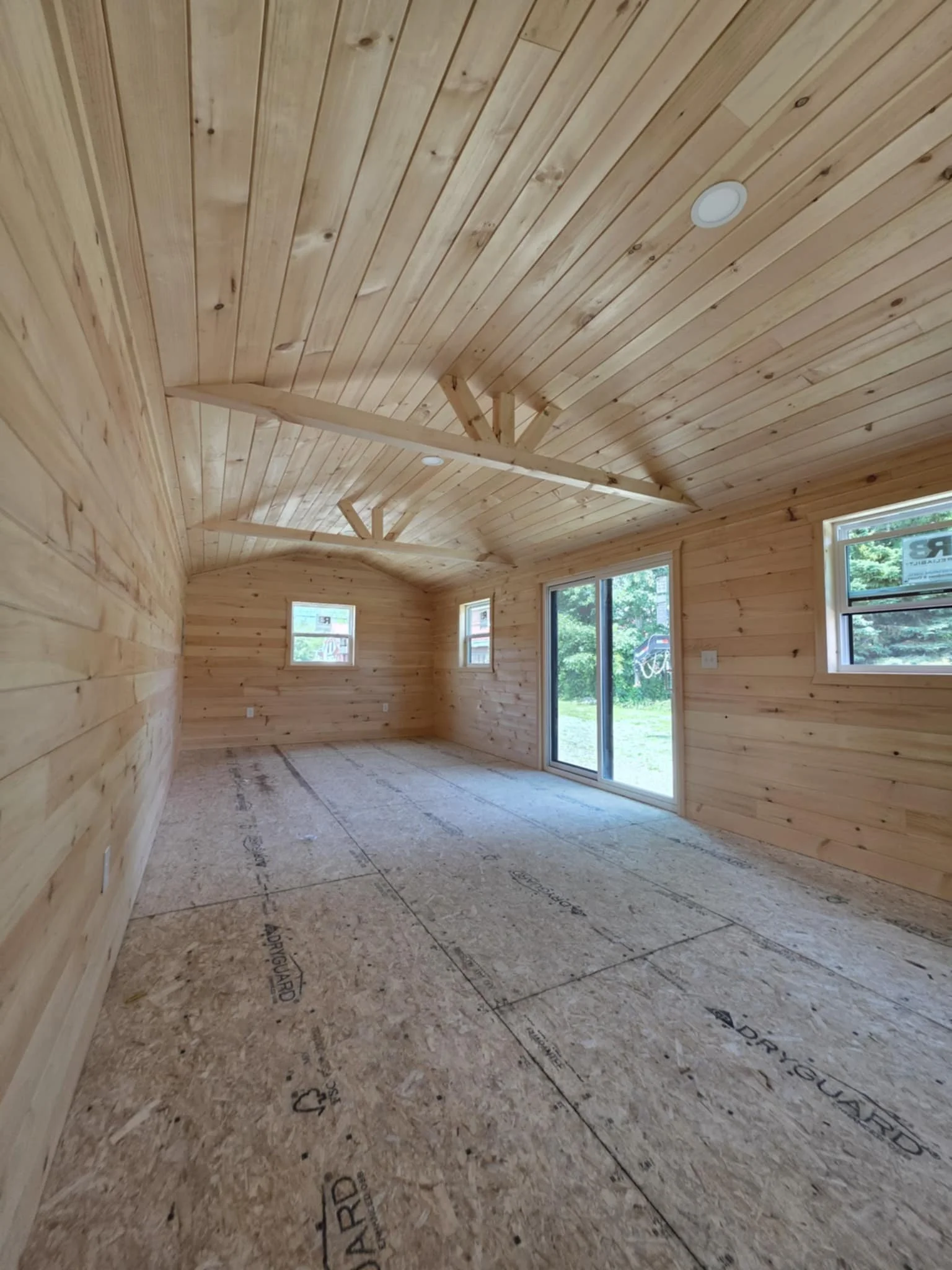 Mini-maison 12x26 chambre ou bureau avec finition bois personnalisée