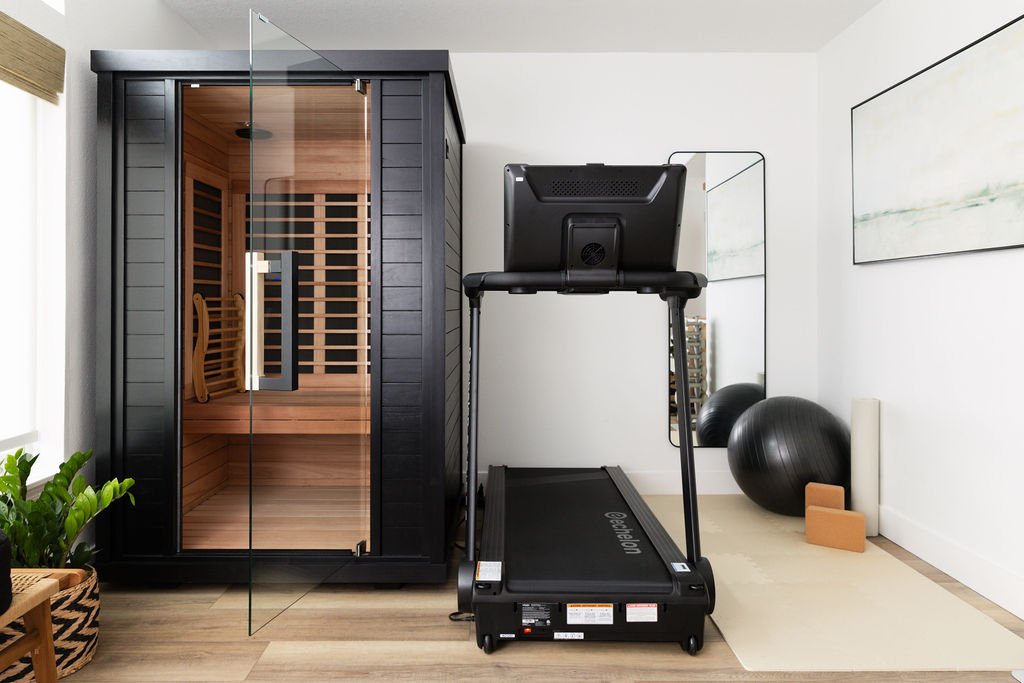 Wellness-room--treadmill-and-open-space.jpg
