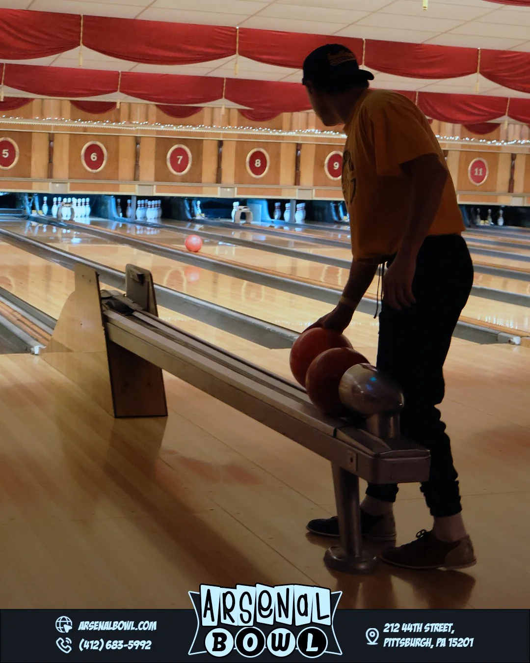 Come for the bowling, stay for the atmosphere. 🎳

🔗www.arsenalbowl.com 
📍212 44th Street, Pittsburgh, PA 15201
📞(412) 683-5992 

 #friday #fridaynight #FridayVibes #thingstodoinpittsburgh #pittsburghpa #bowlingfun #pittsburgh #bowling