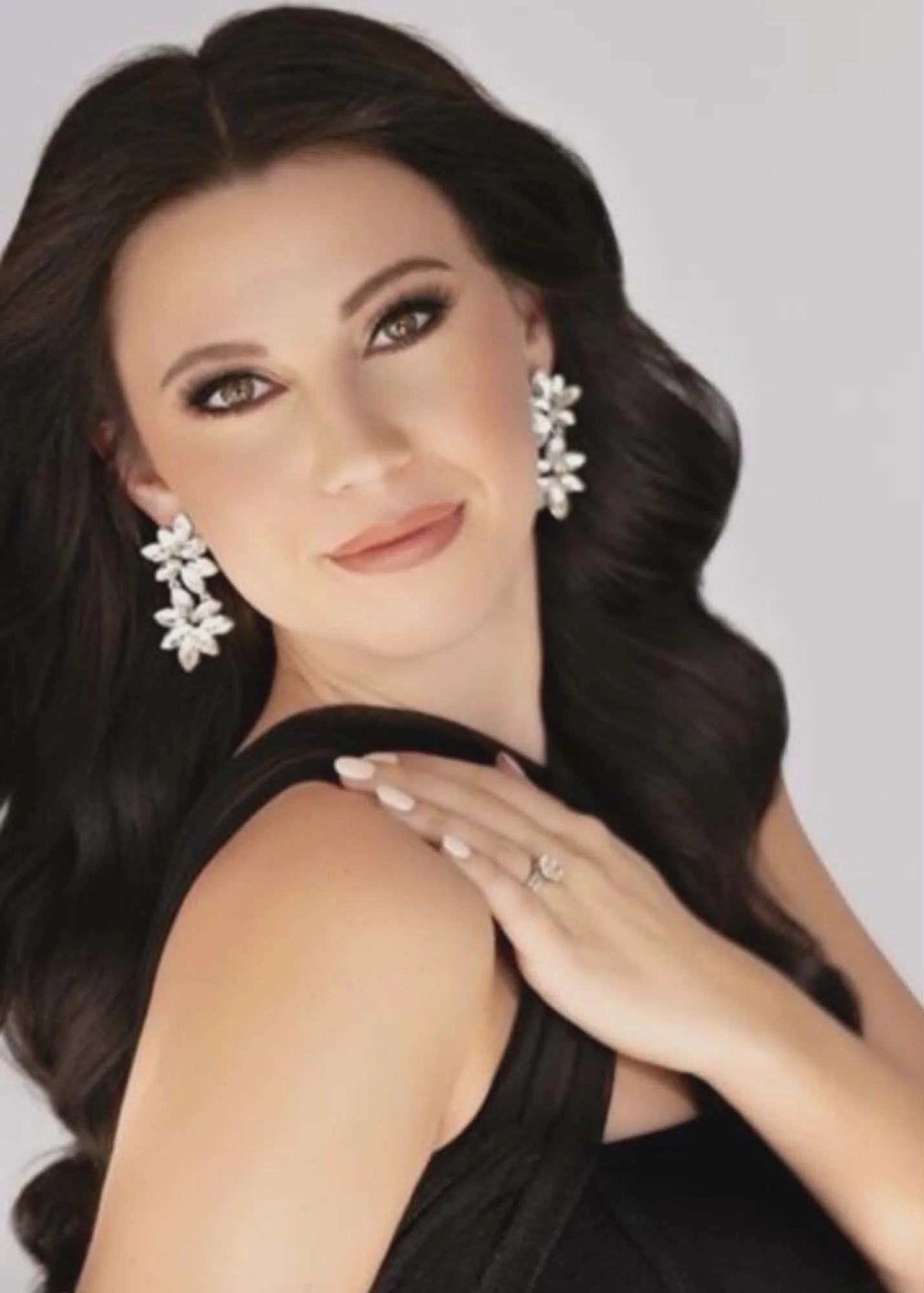 Caitlin Mohr- Mrs. Nebraska