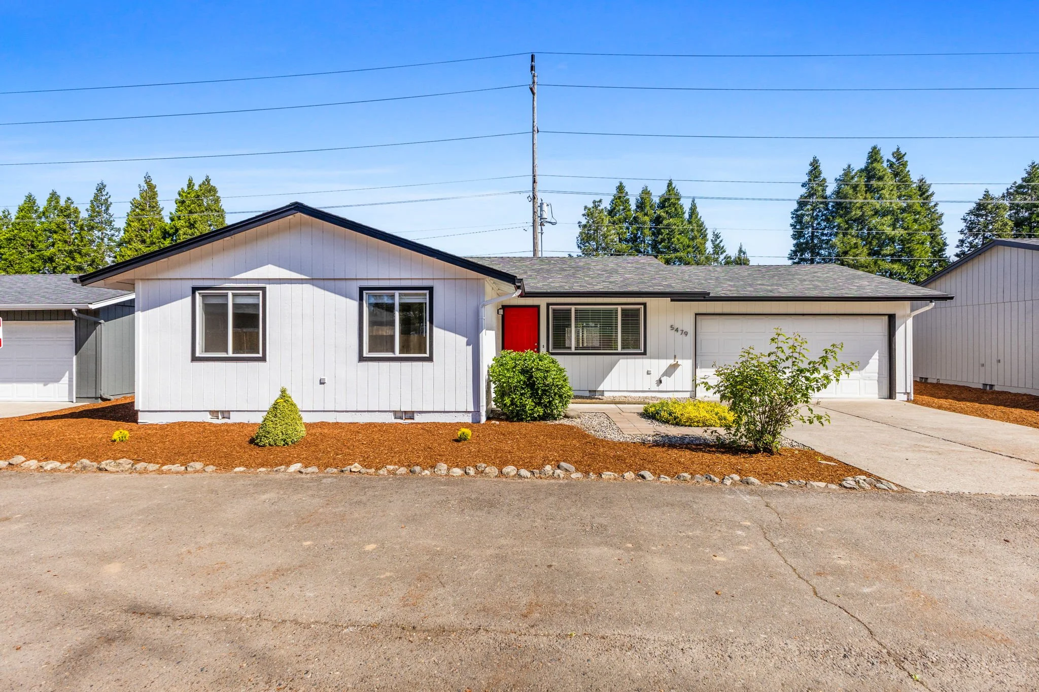 24-web-or-mls-5475 Newberg Dr N 24.jpg